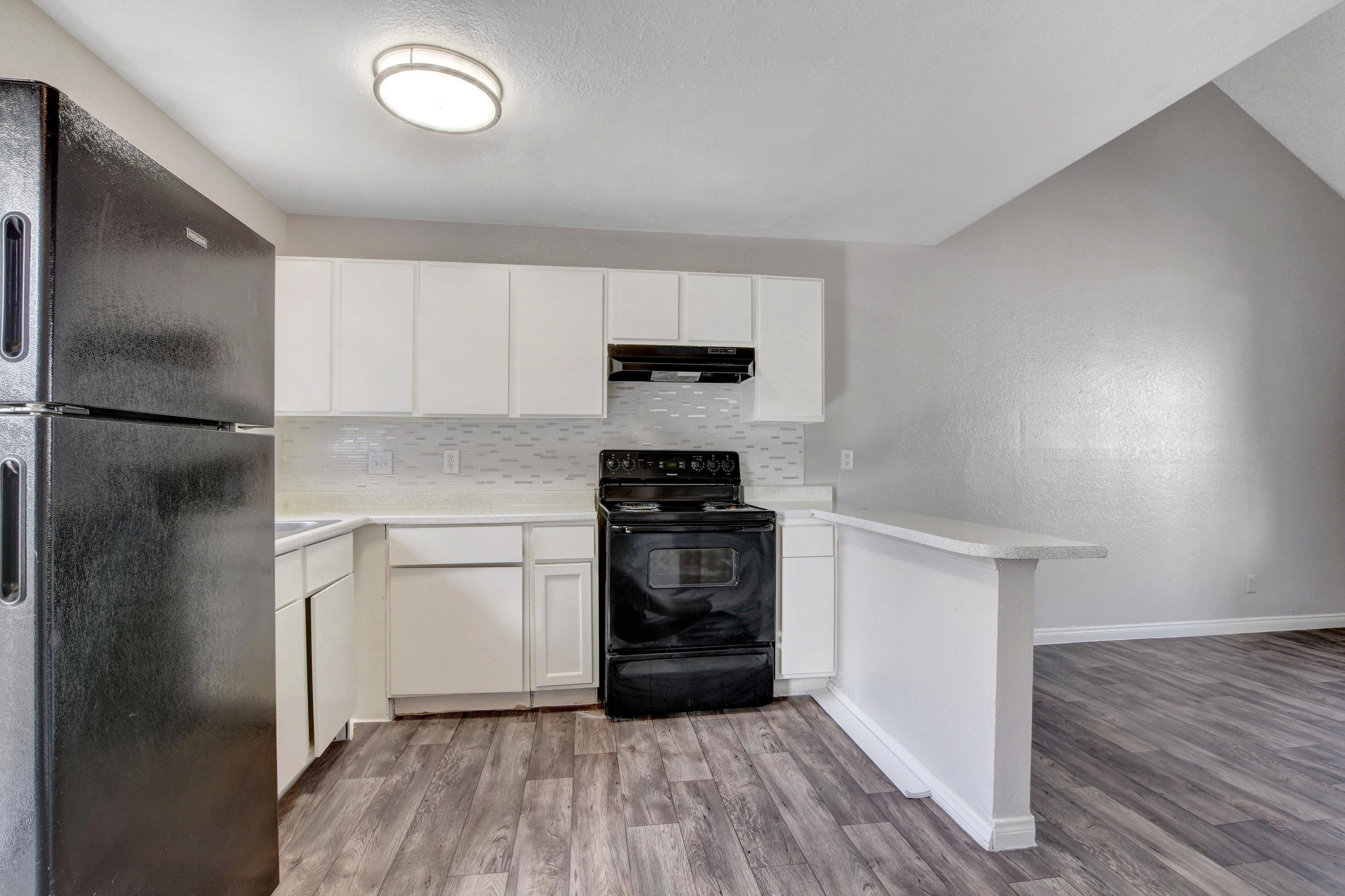 View Photos Green Tree Apartments