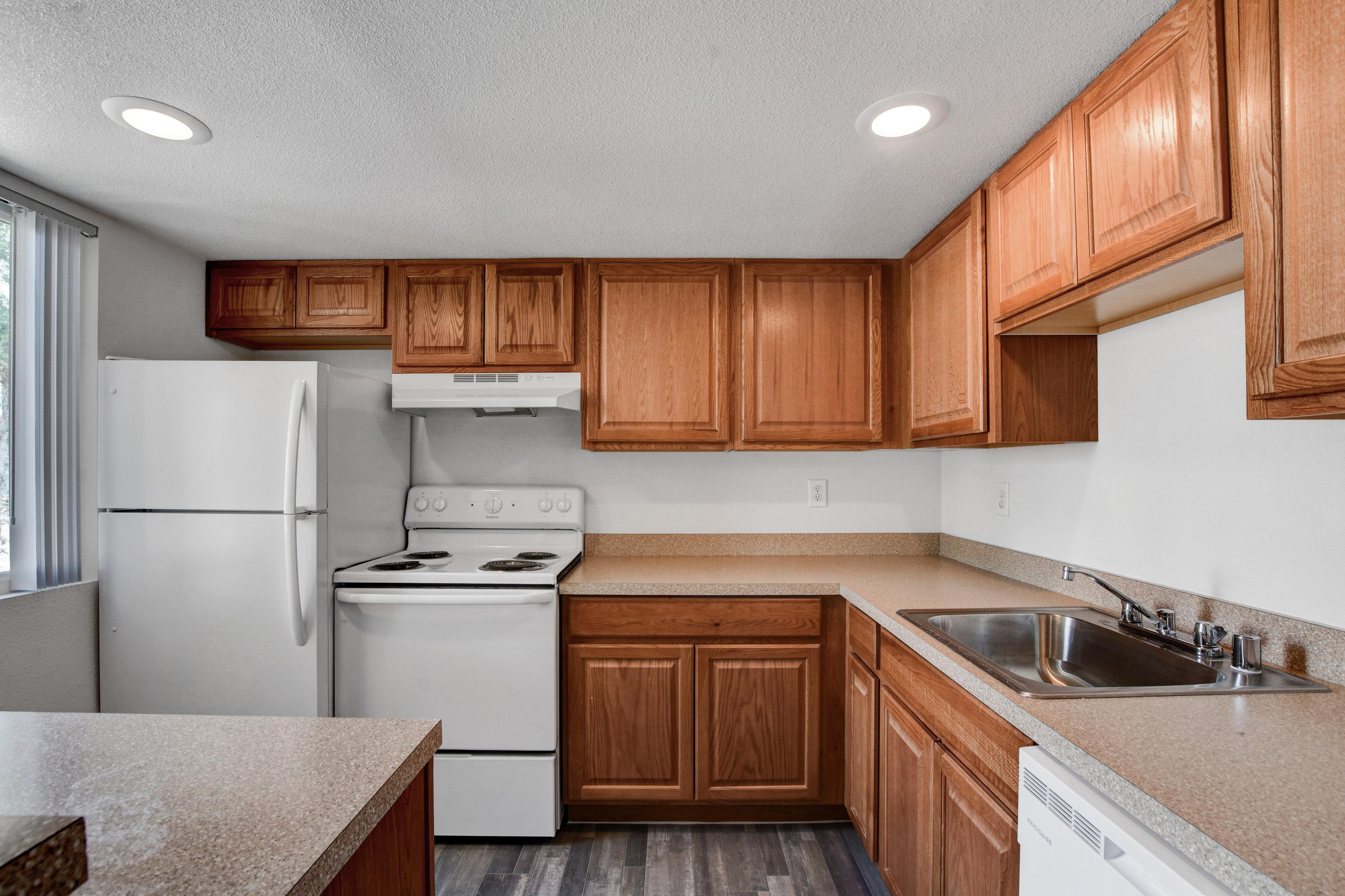 View Photos Sundance Village Apartments