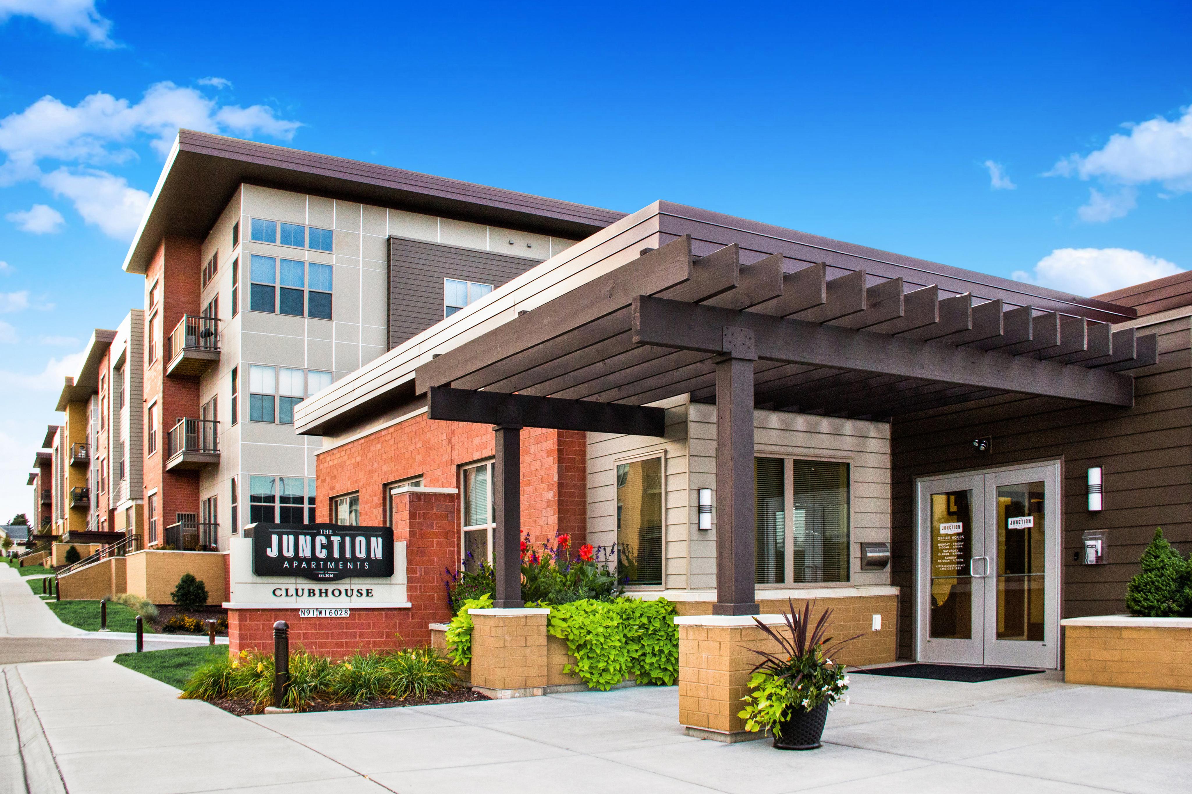 Photo Gallery & Tour The Junction