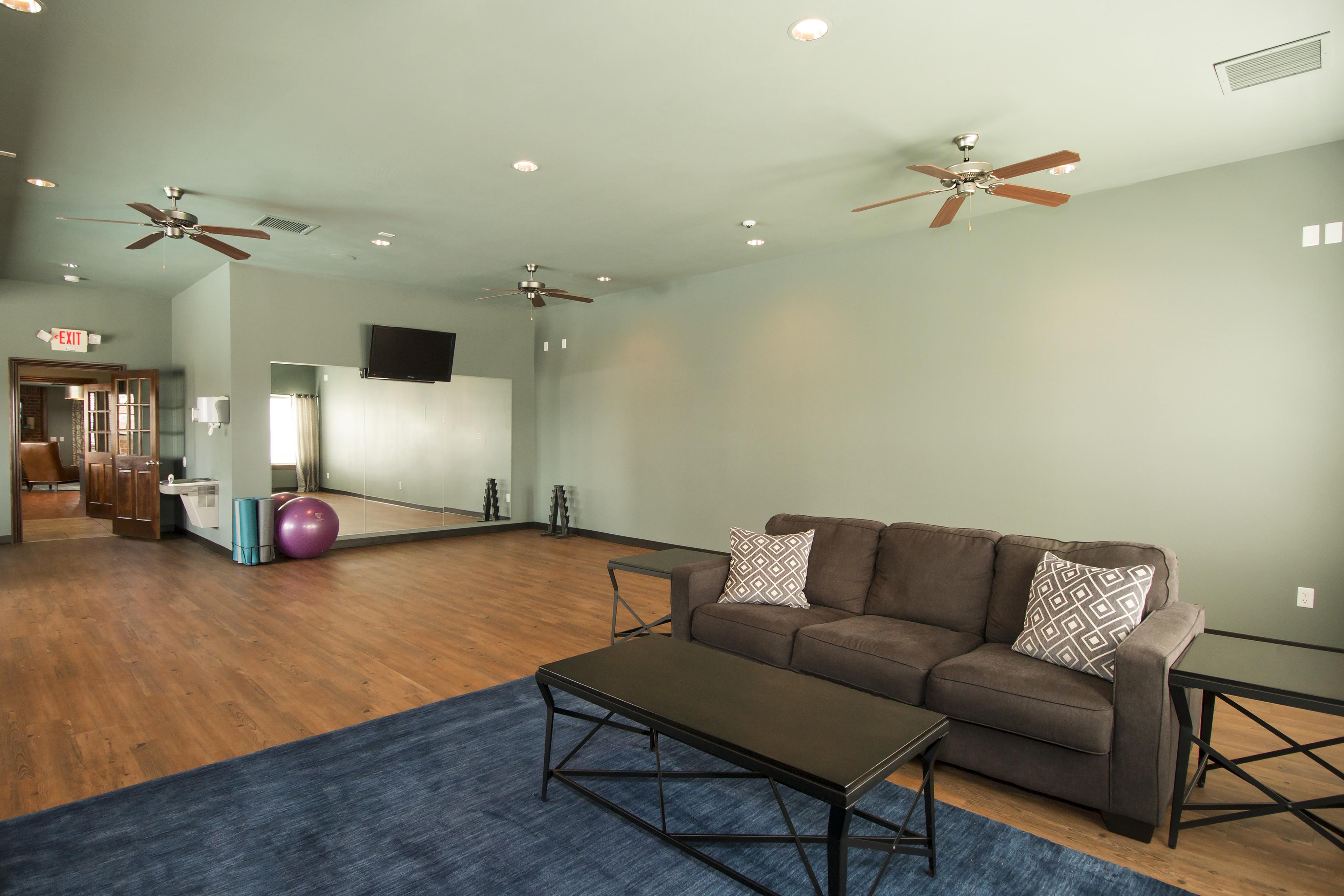 View Photos Orchard Park Apartments