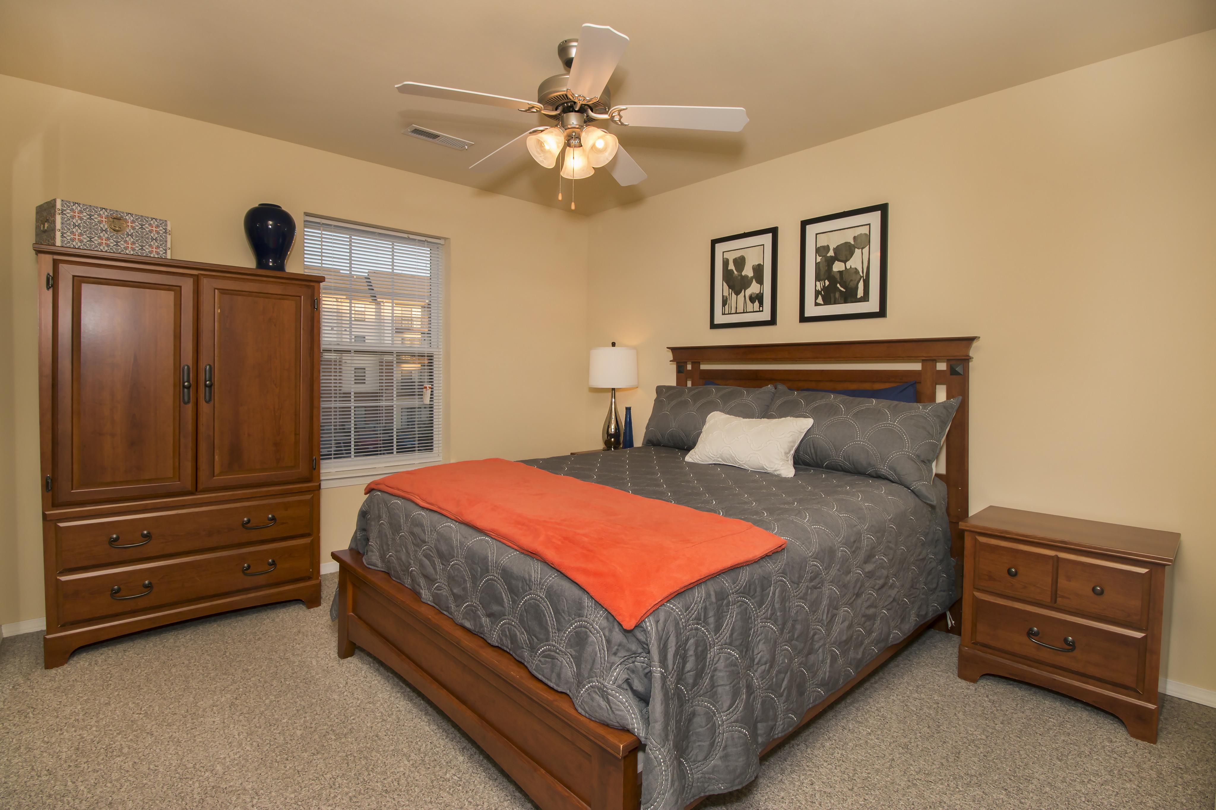 View Photos Orchard Park Apartments