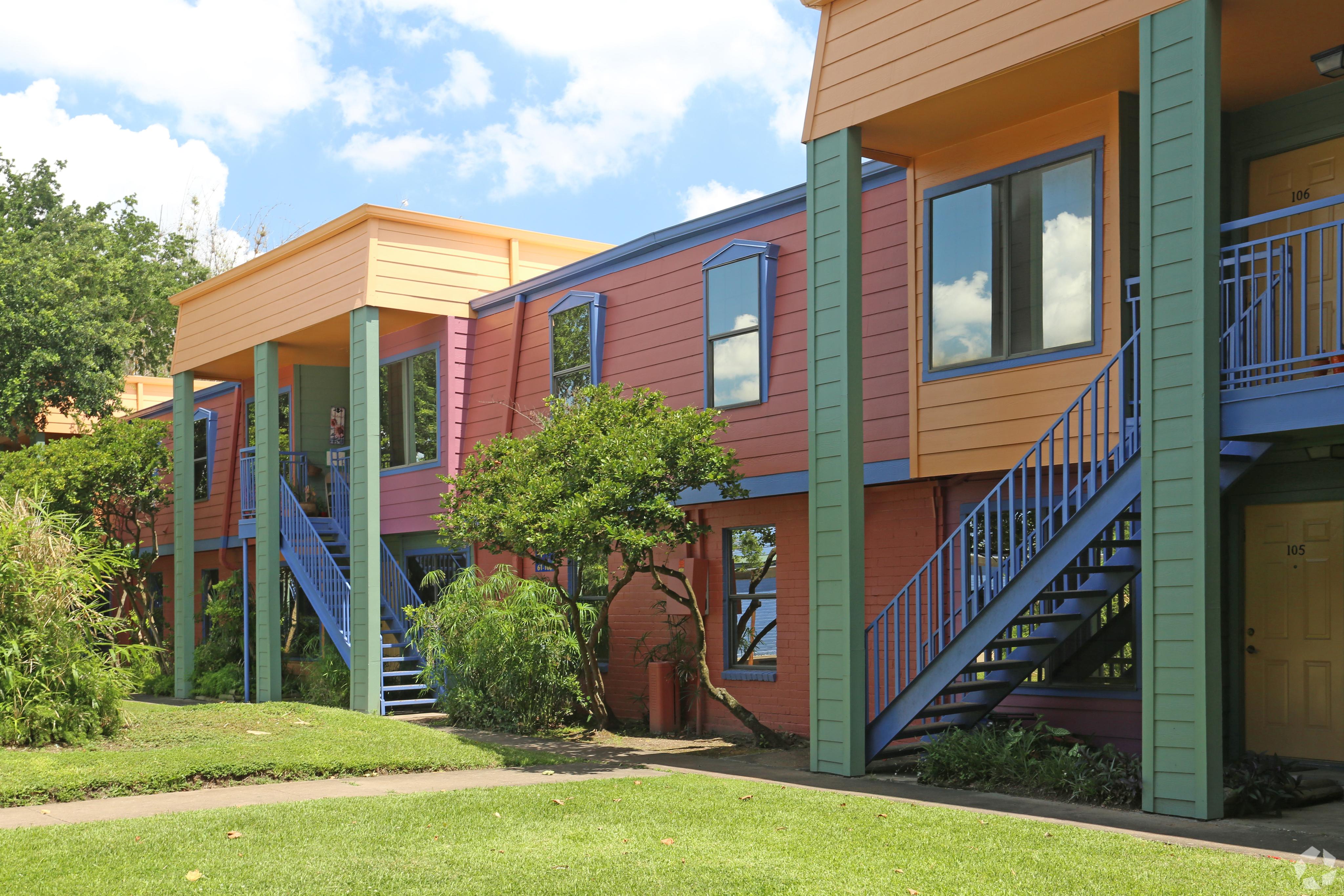 View Photos & Take A Virtual Tour Walden of Westchase