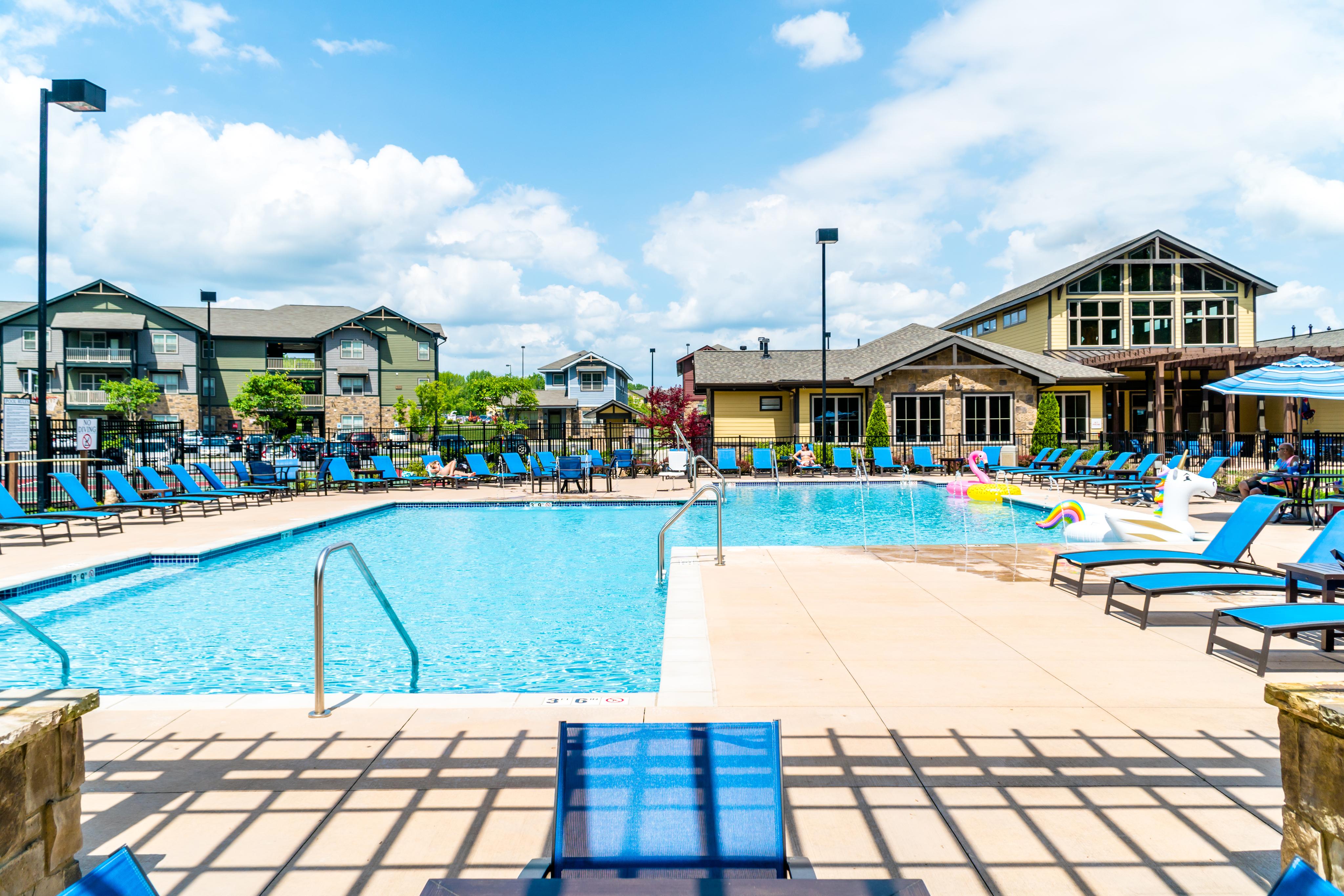 Apartment Photos & Tour The Waverly