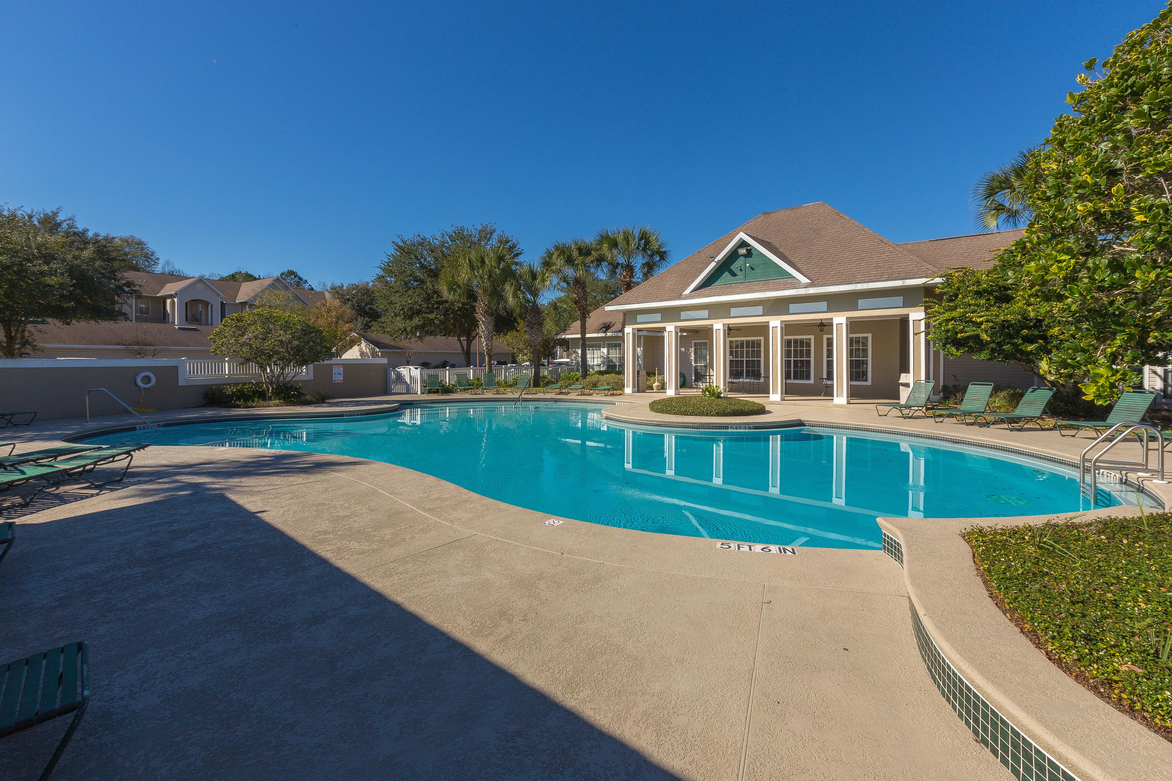 View Photos Creekside Park Apartments