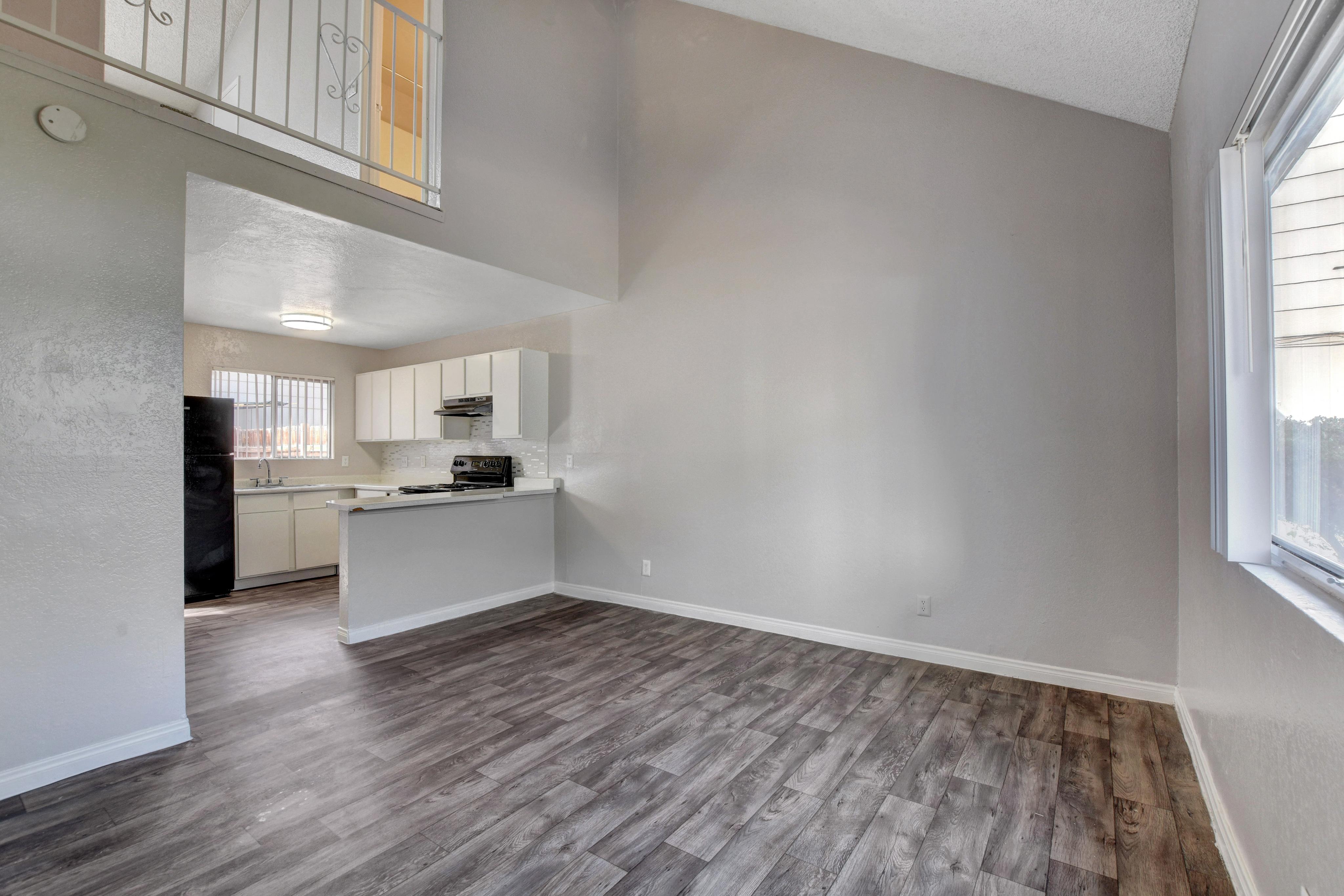 View Photos Green Tree Apartments