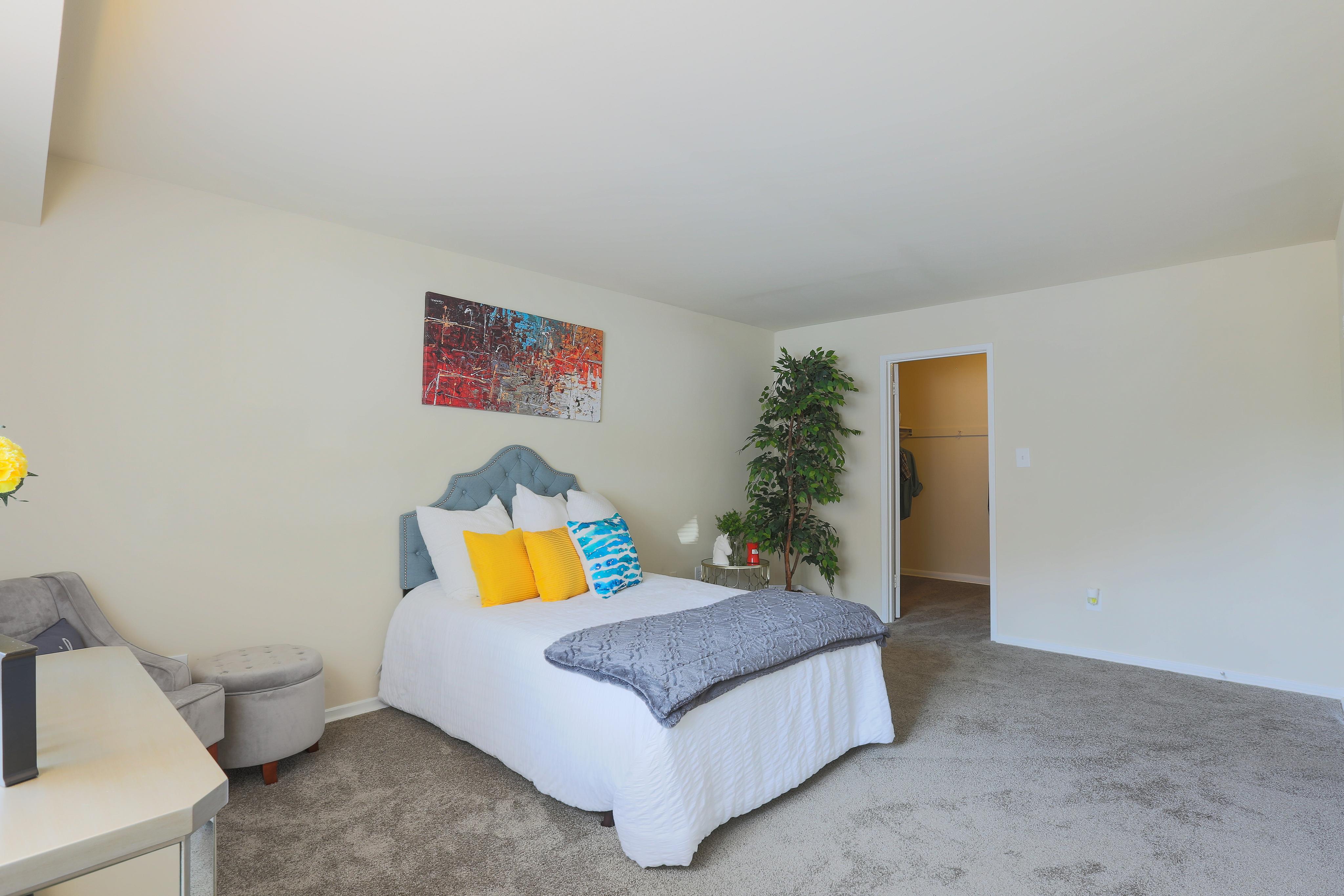 View Photos Hilltop Apartments