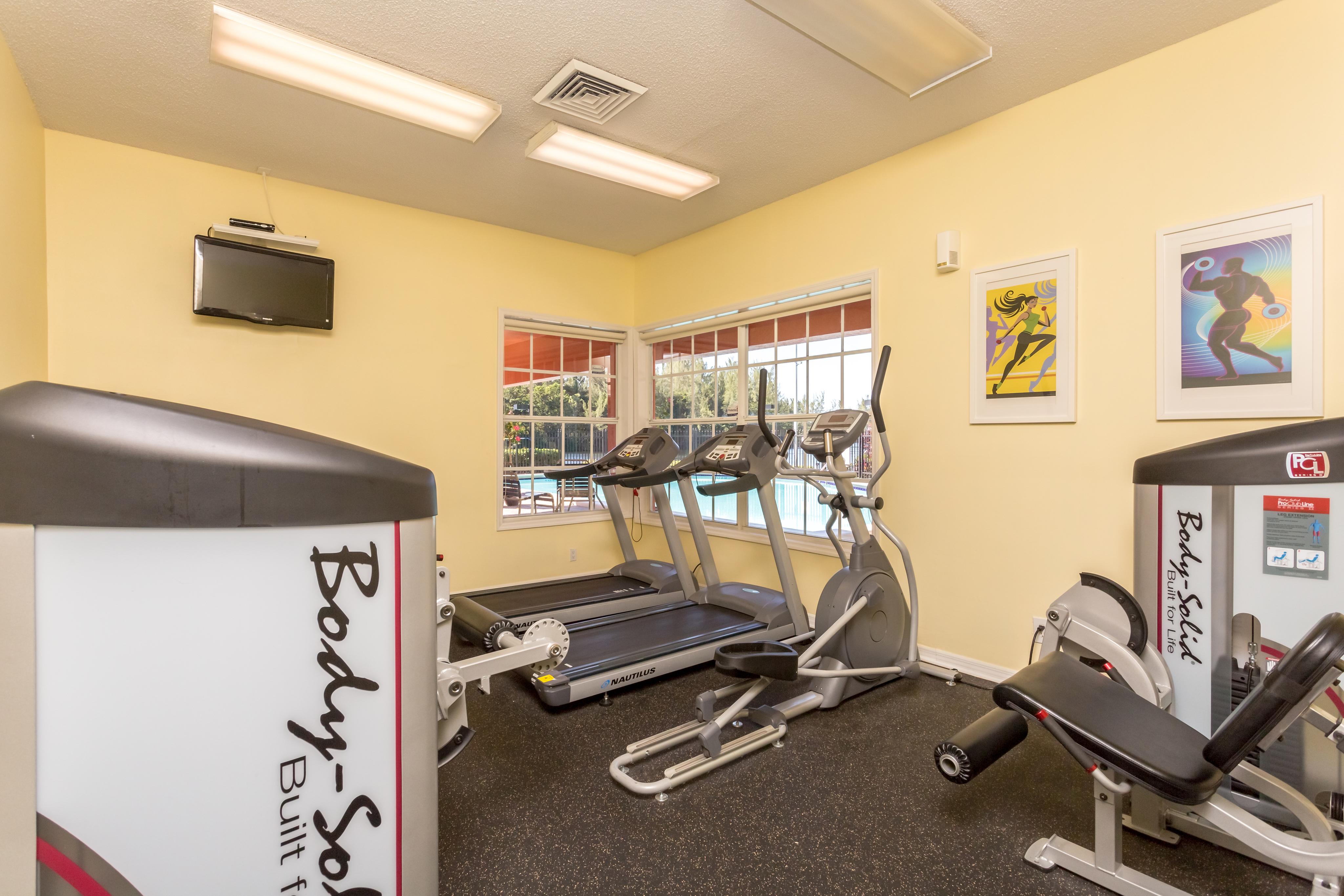 Apartments in Miami Gardens Advenir at Walden Lake