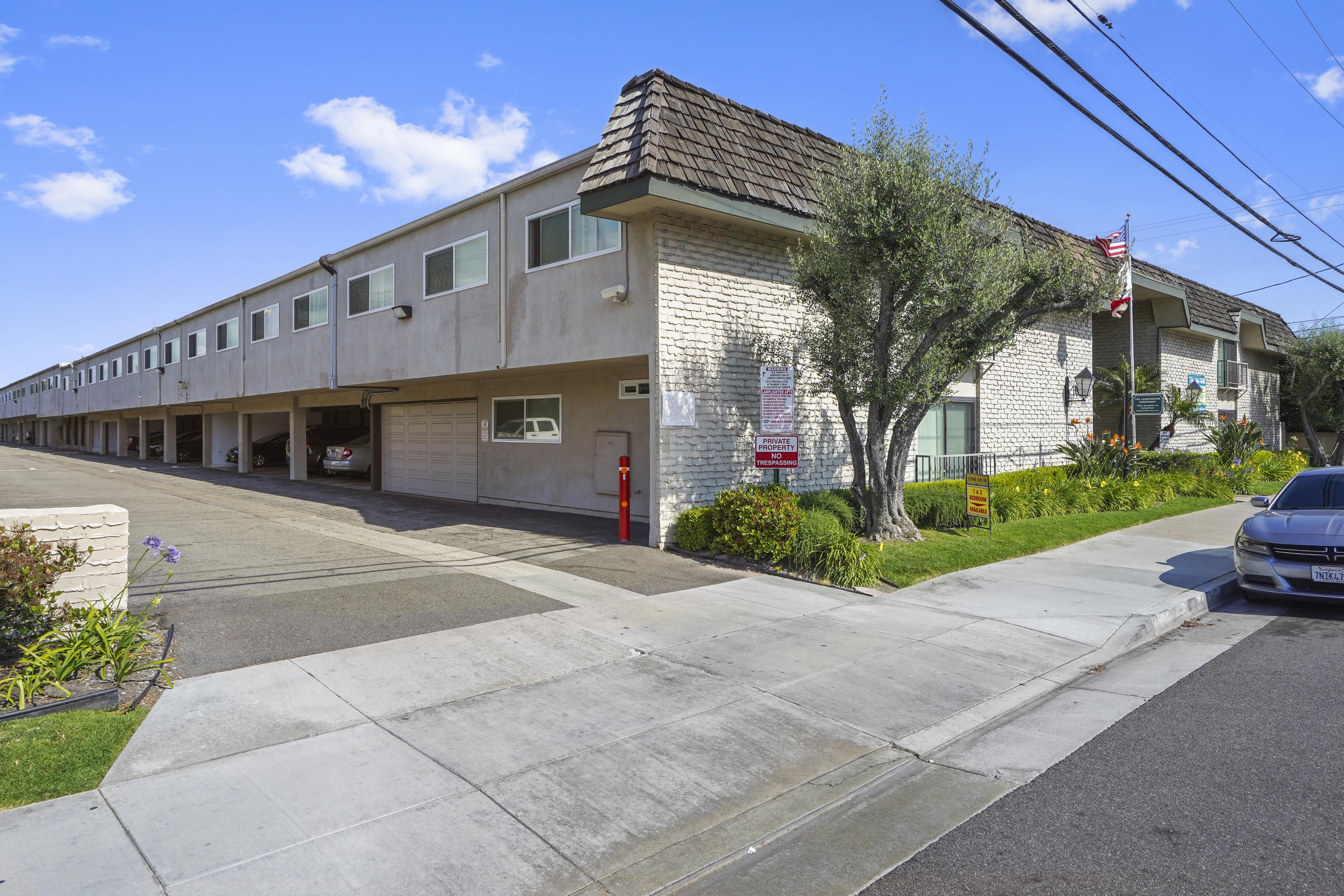 View Photos Lamplighter