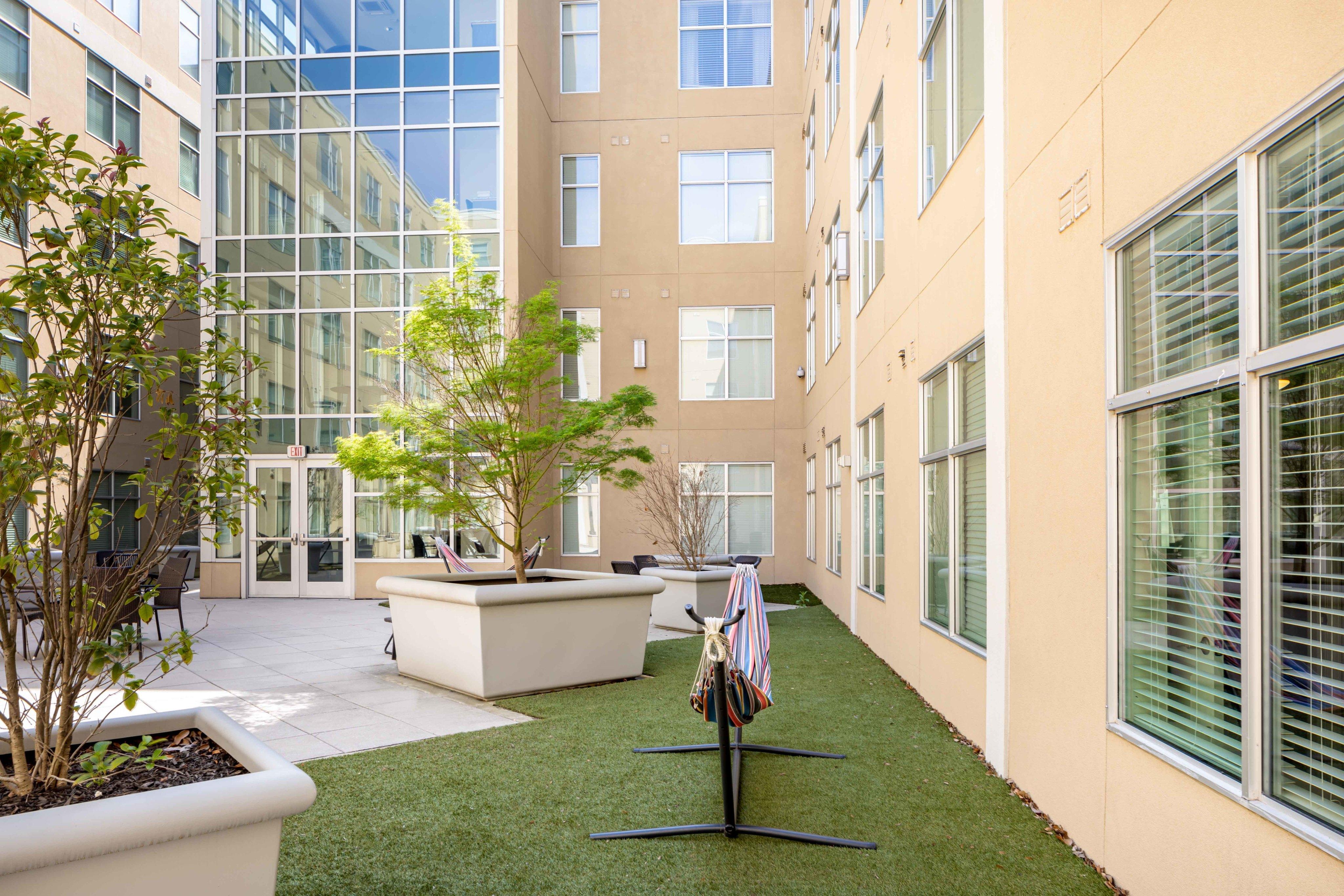 View Photos & Take A Virtual Tour 200 Edgewood Atlanta apartments