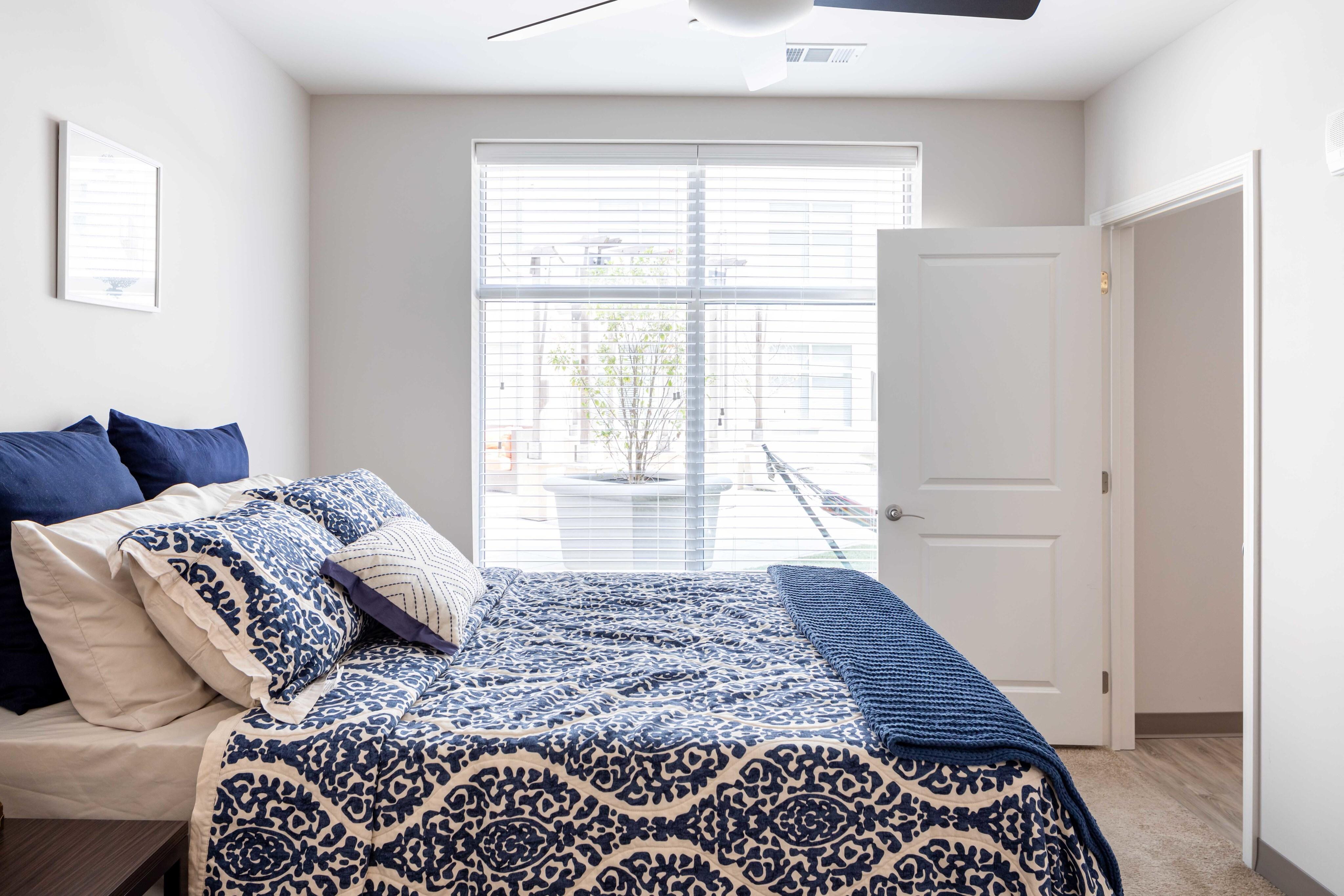 View Photos & Take A Virtual Tour 200 Edgewood Atlanta apartments