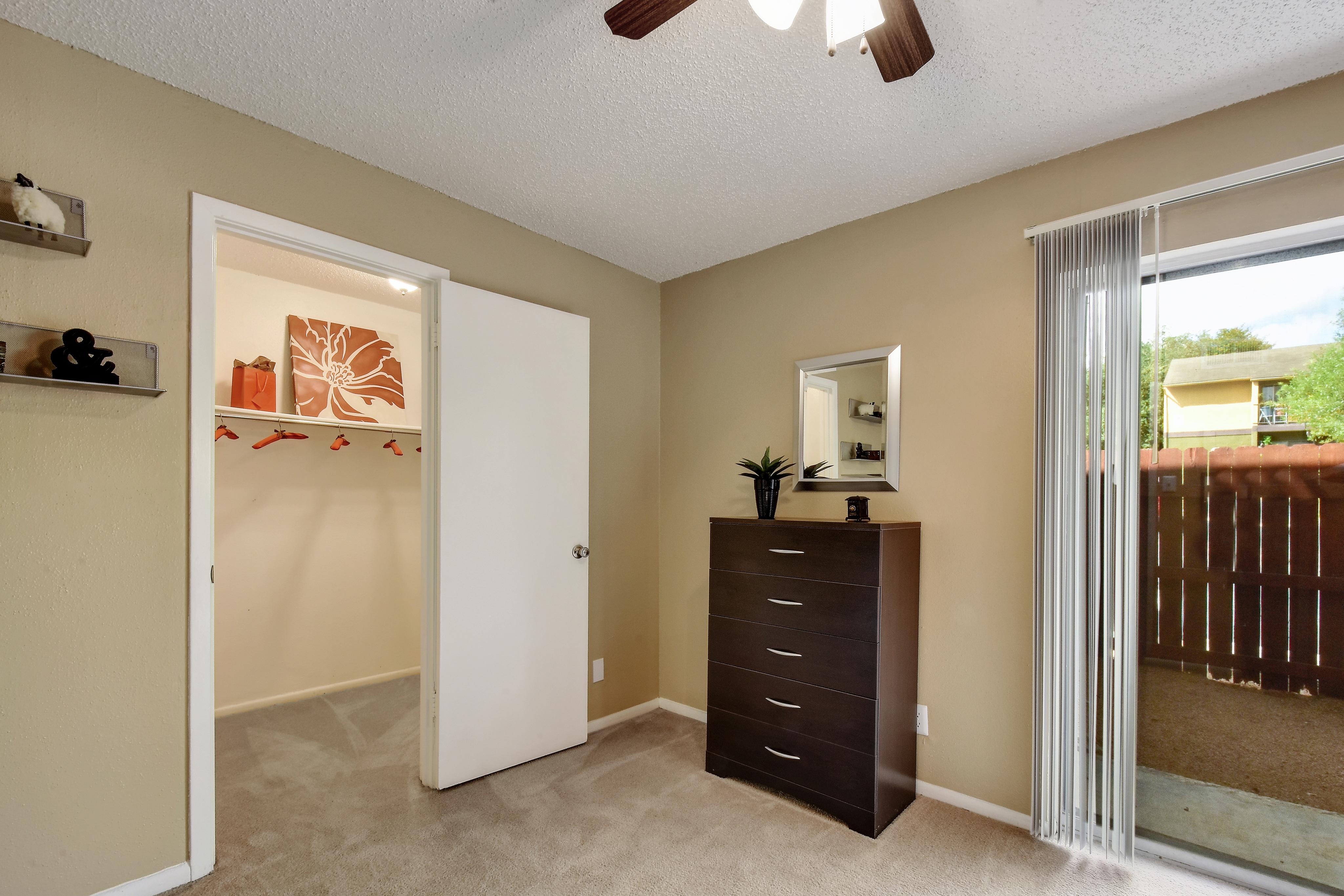 Our Photo Gallery Hunter's Glen Apartments