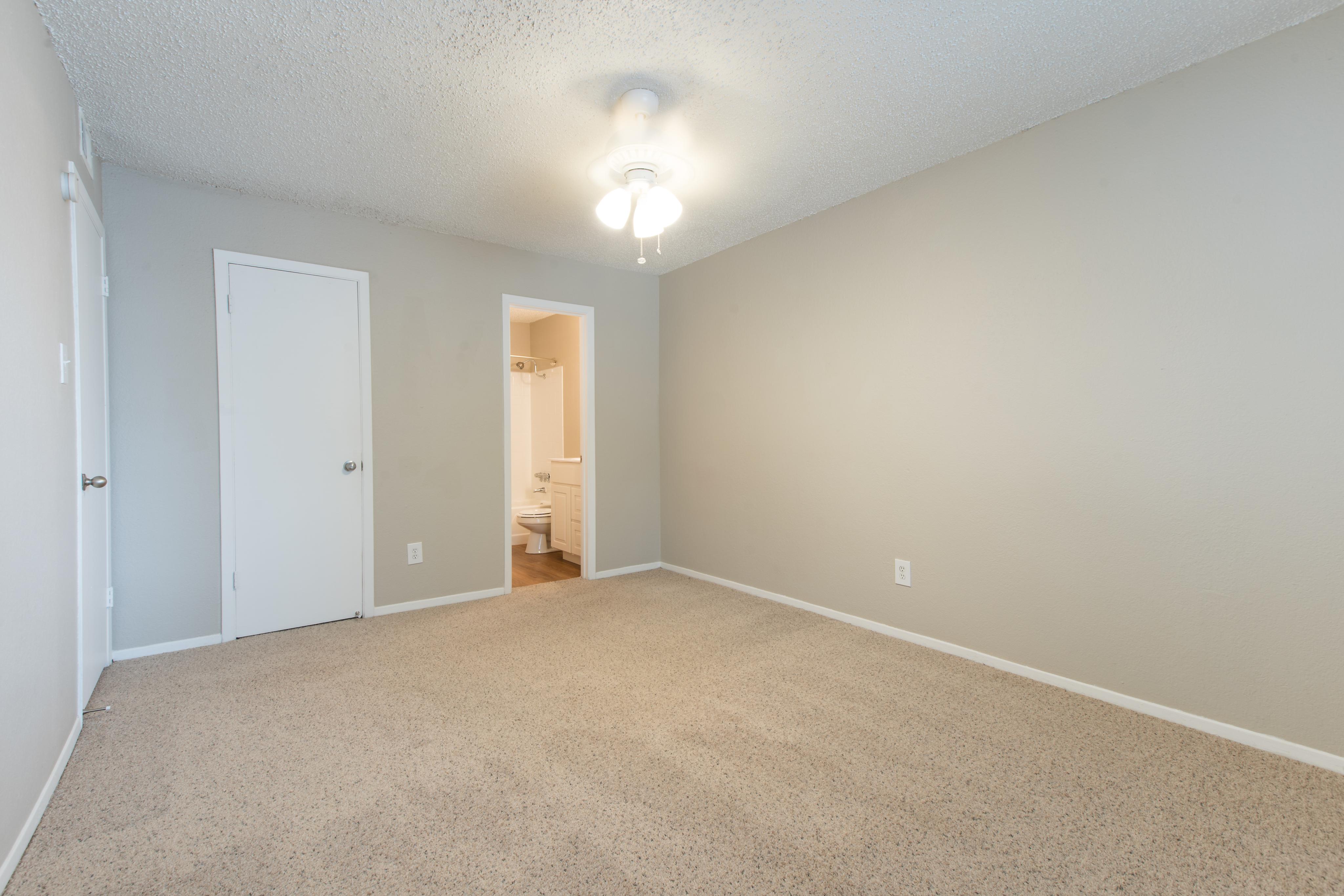 View Photos Savannah Oaks Apartments