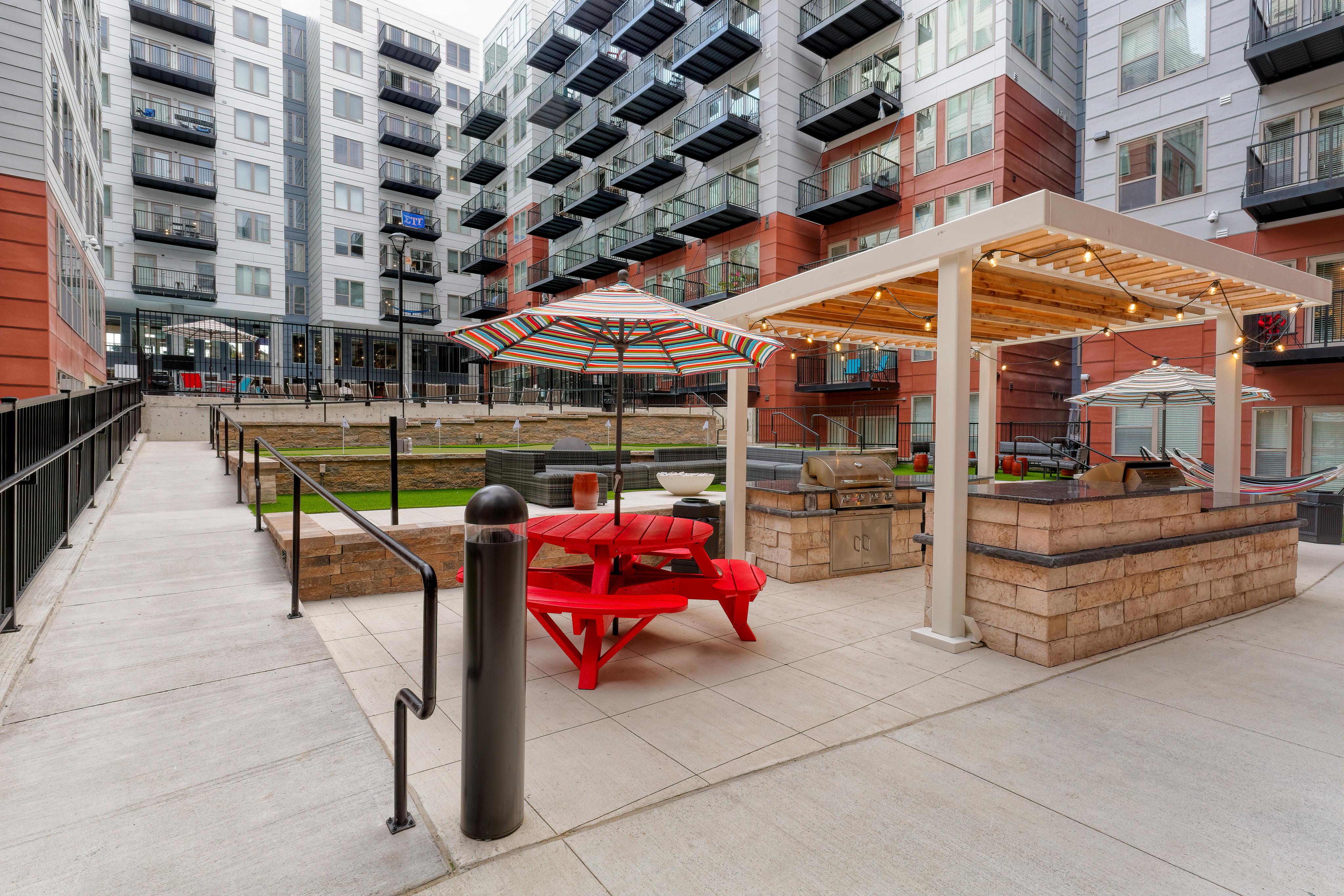 Photo Gallery University of Cincinnati Apartments The Deacon