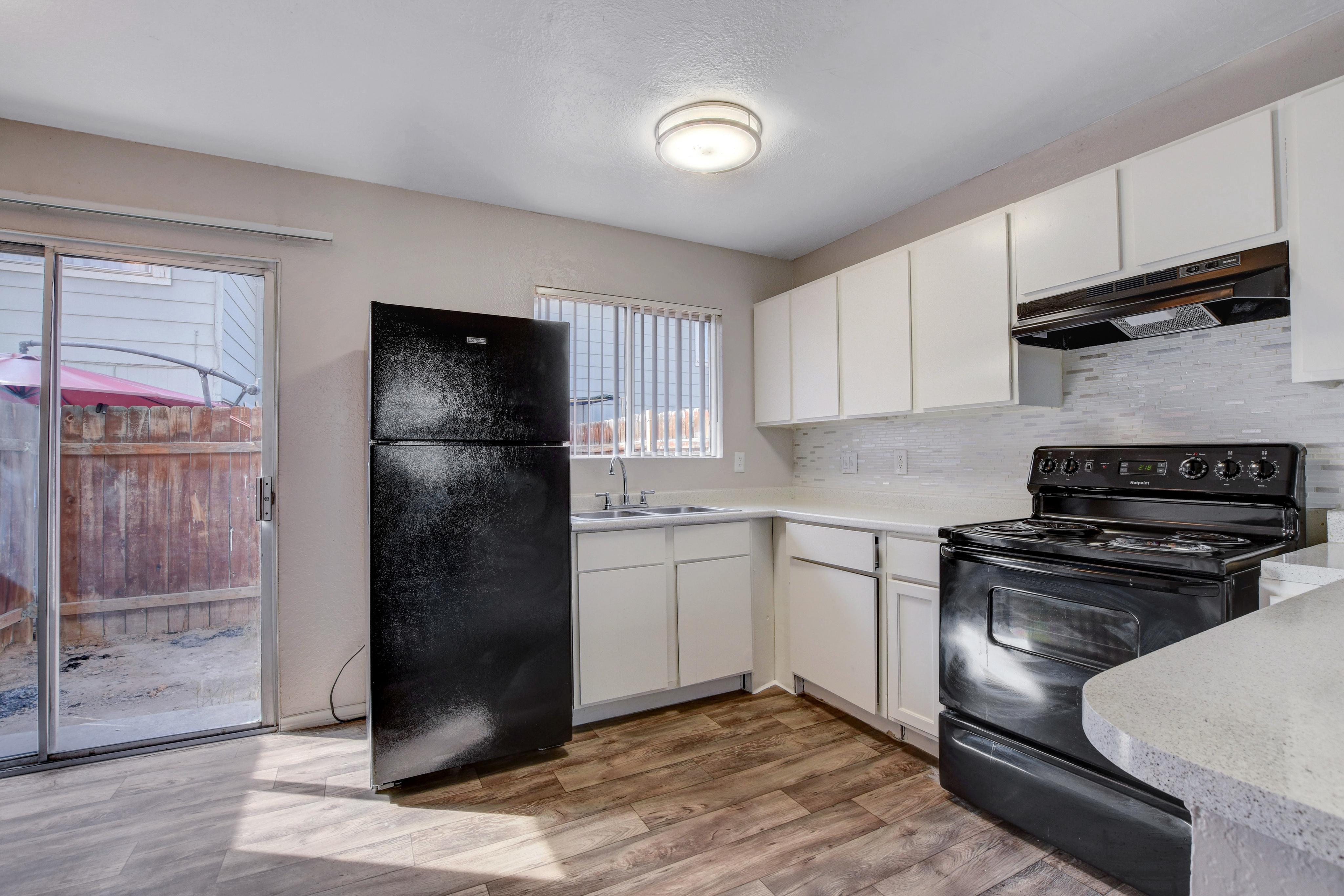 View Photos Green Tree Apartments