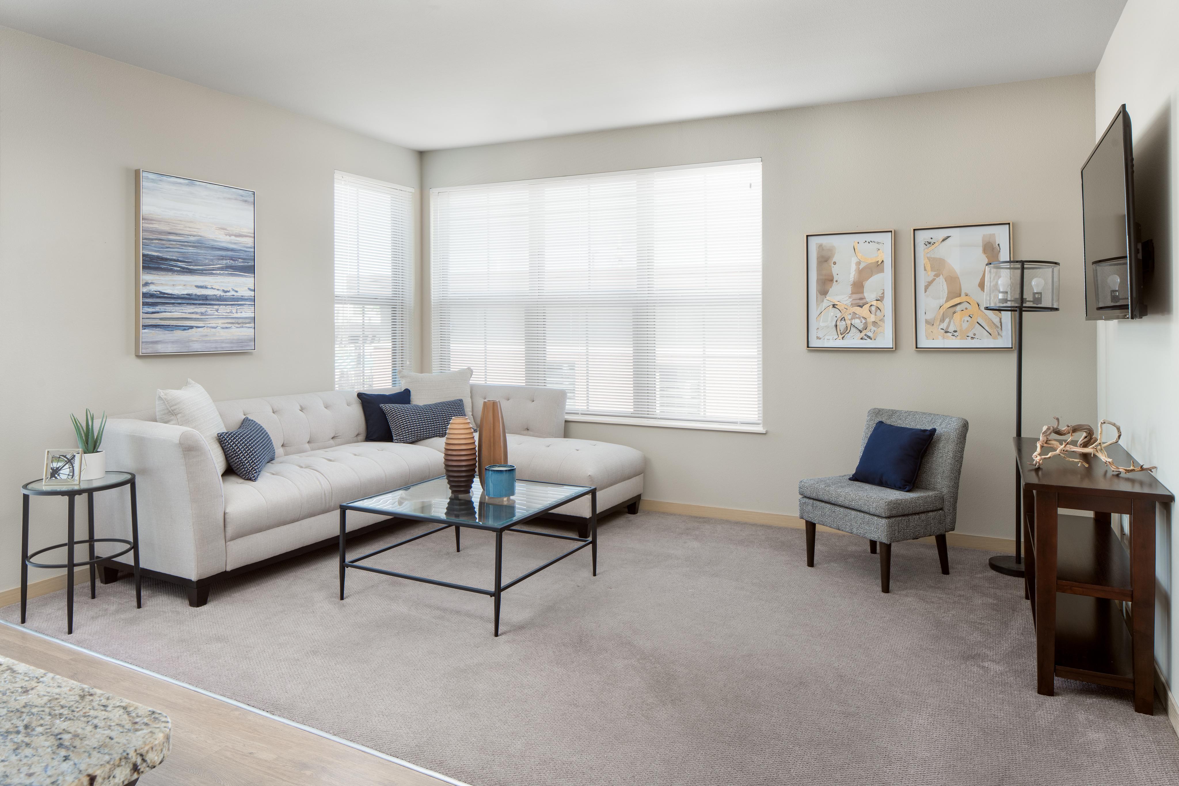 Photo Gallery & Tour The Junction