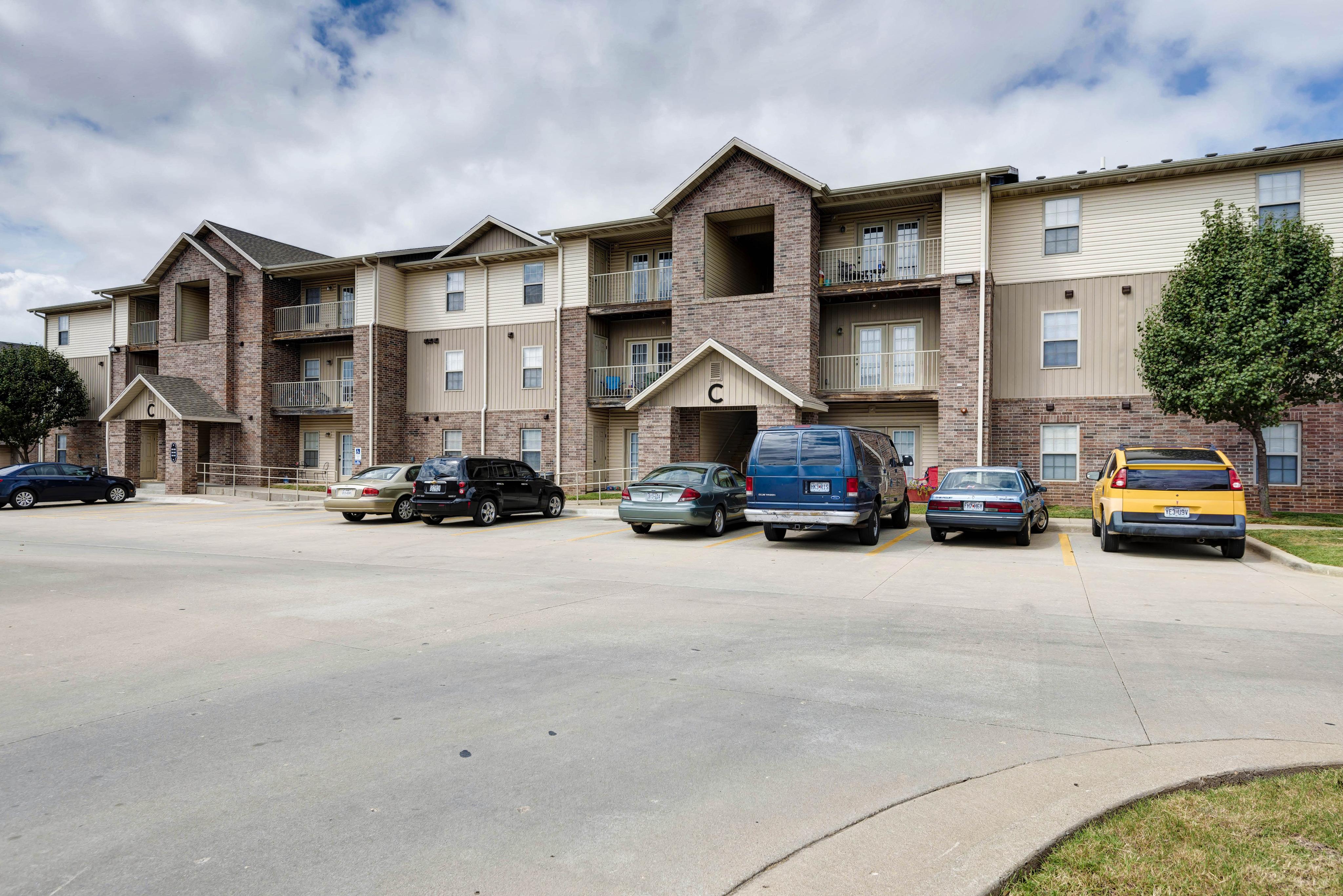 View Photos Scenic Station Apartments