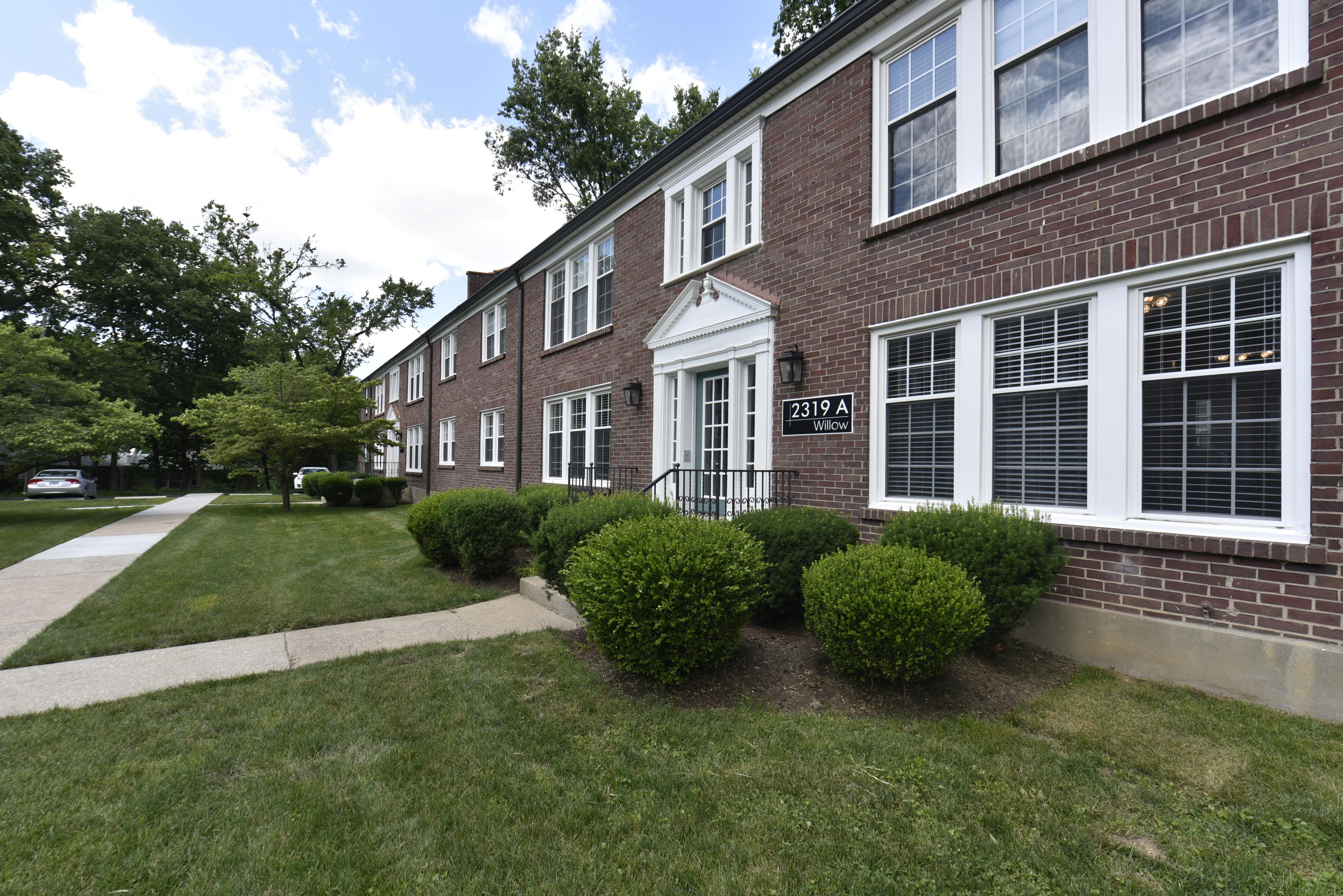 View Photos Avenue Willow Apts