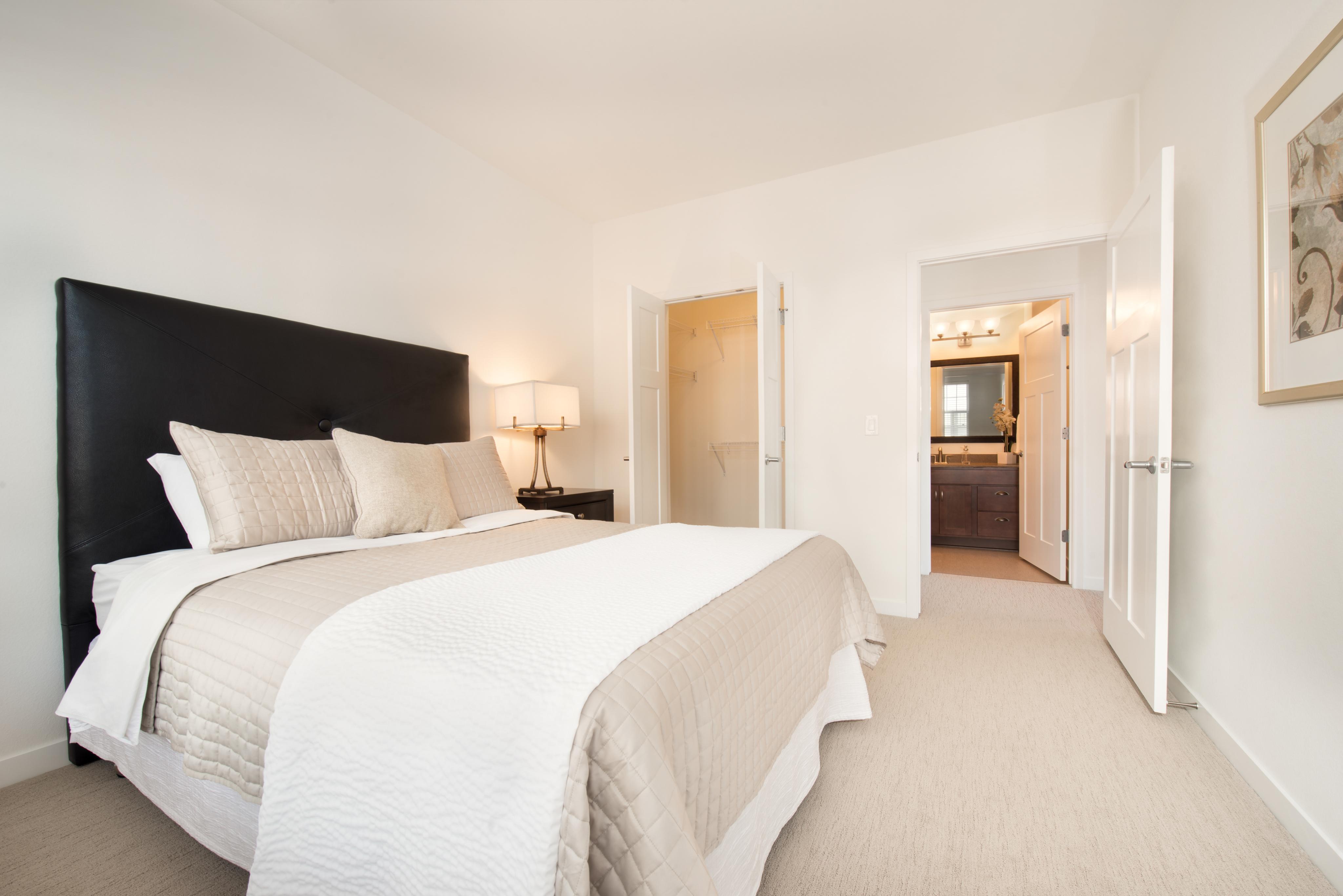 View Photos Wells Street Station