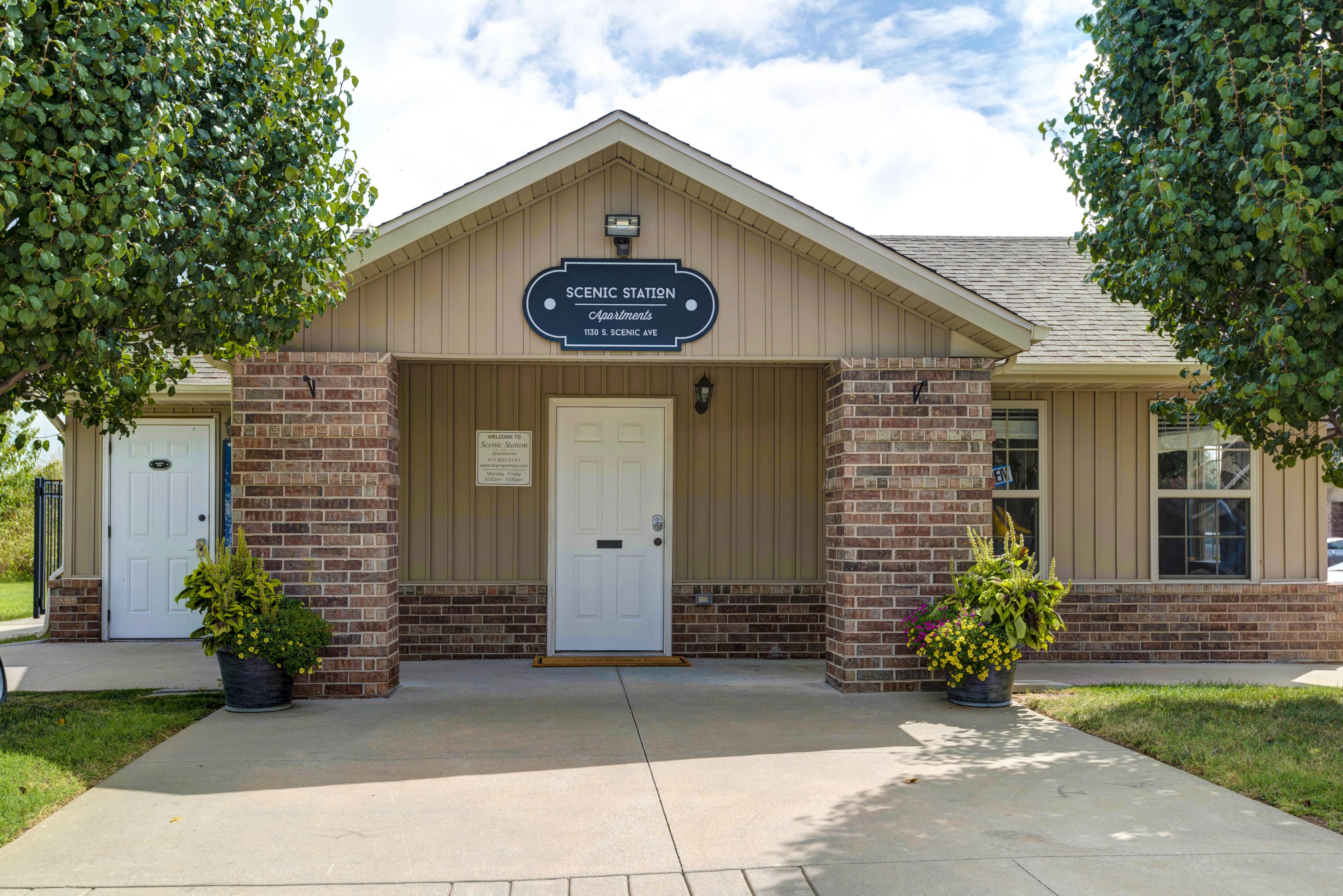 View Photos Scenic Station Apartments