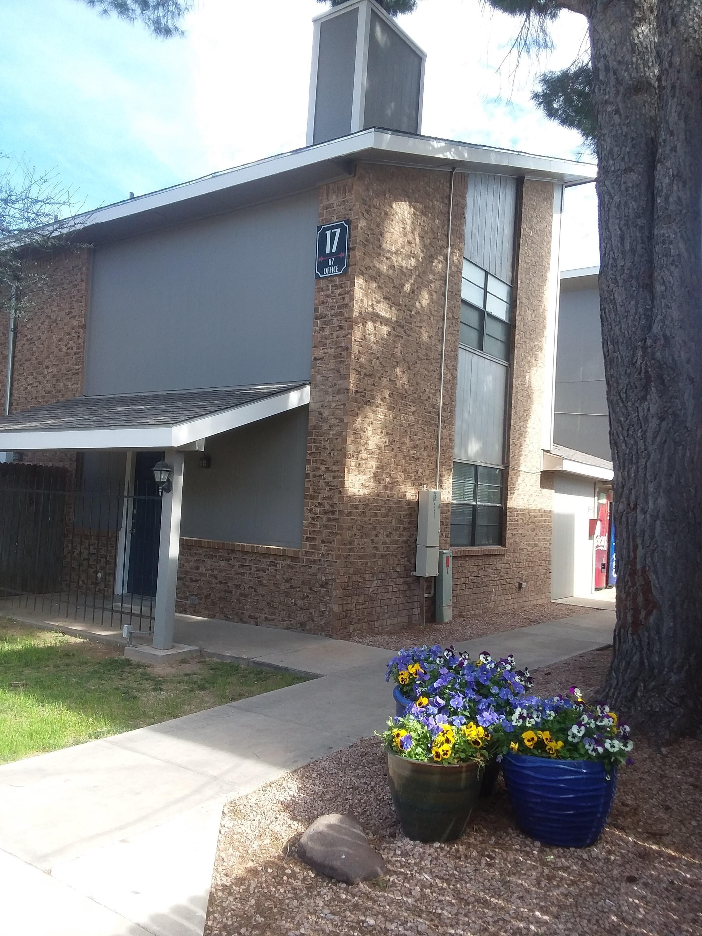 View Photos Country Crest Townhomes