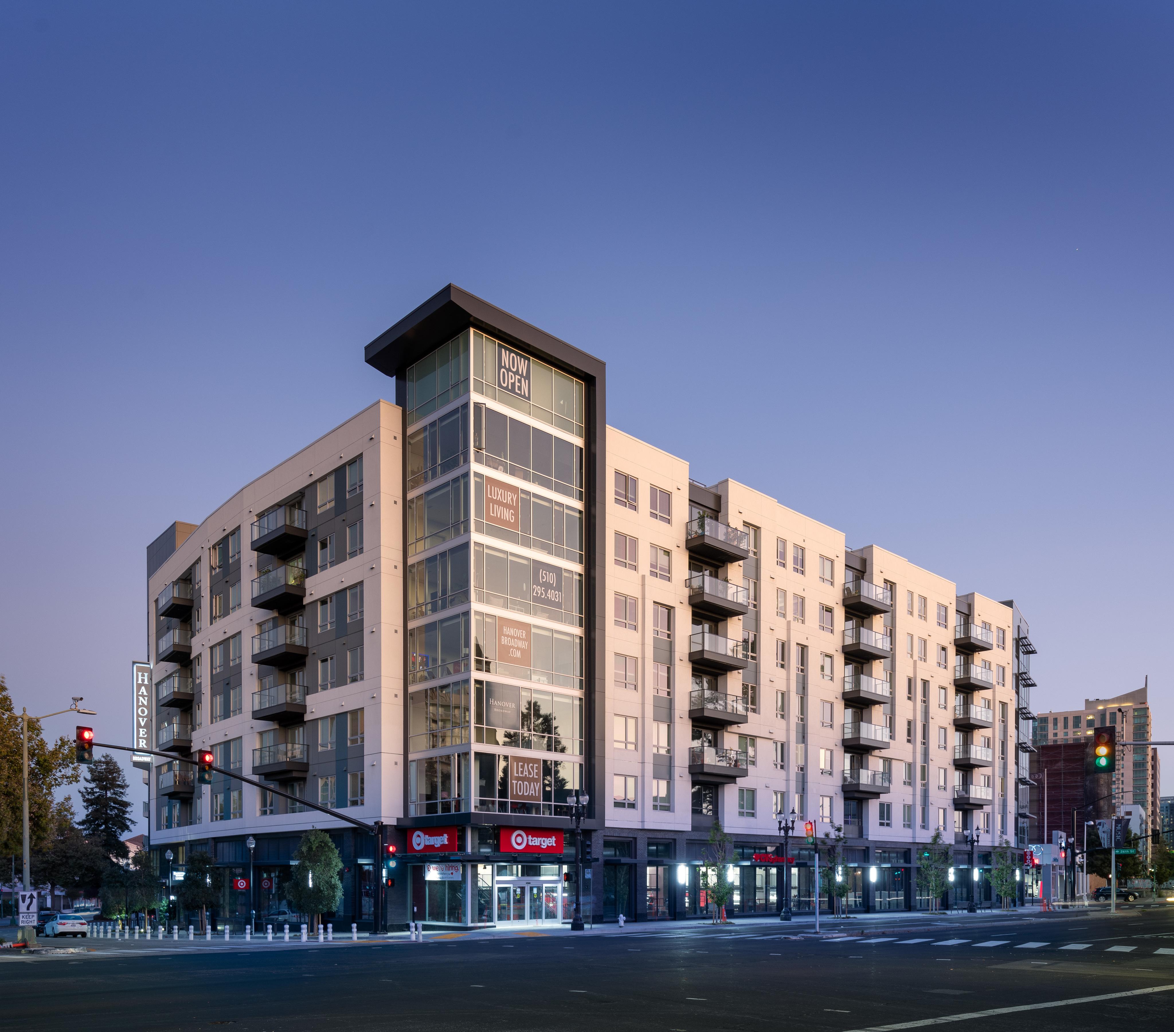 Luxury Broadway Apartments Oakland CA Hanover Broadway