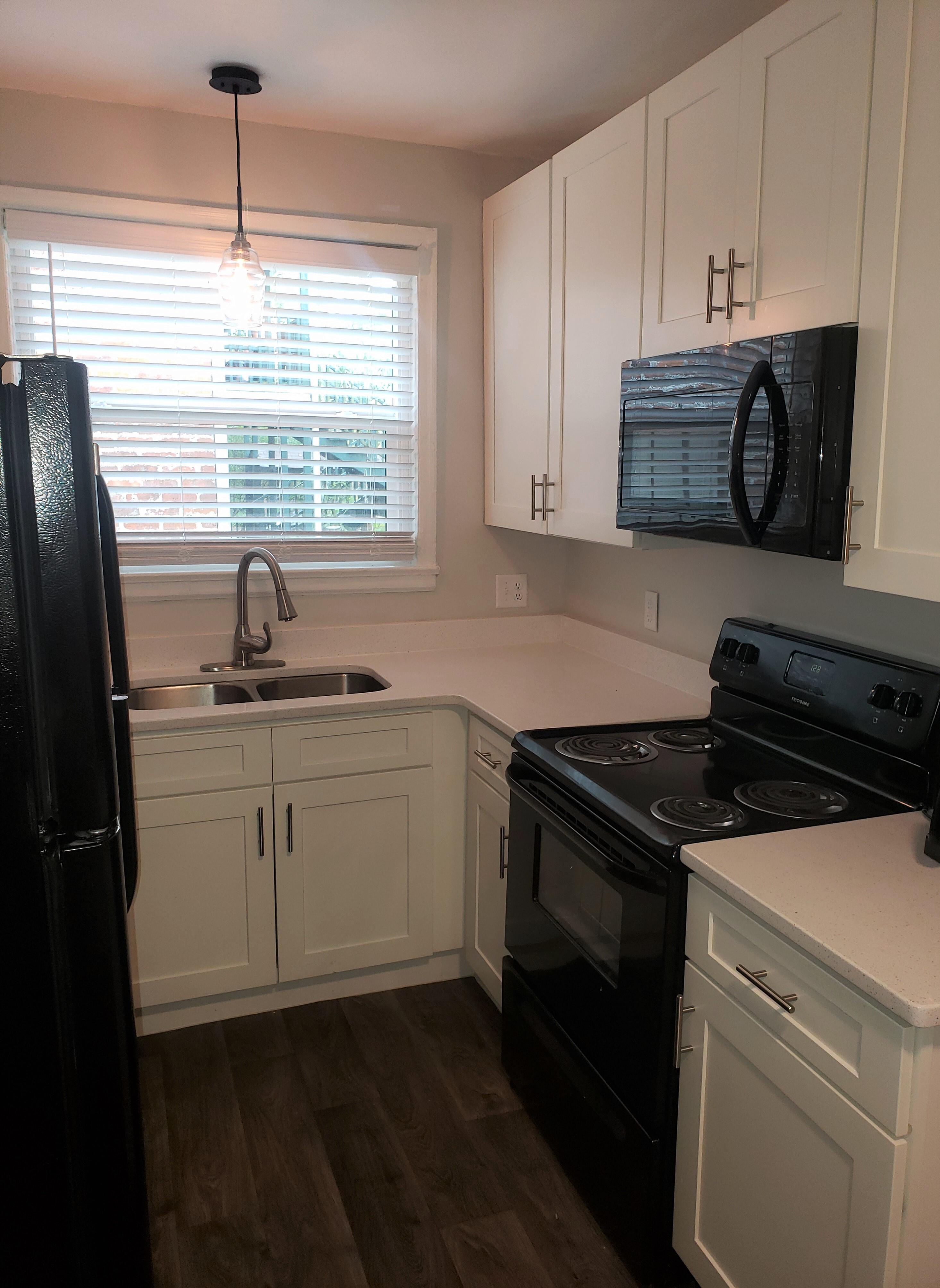 View Photos Riviera Park Apartments & Townhomes