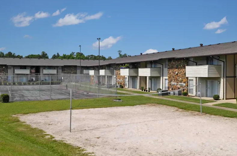 View Photos The Lodge Apartments