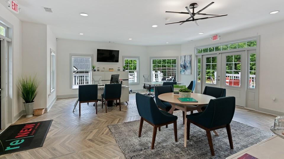 View Photos & Take A Virtual Tour Aqua at Sandy Springs