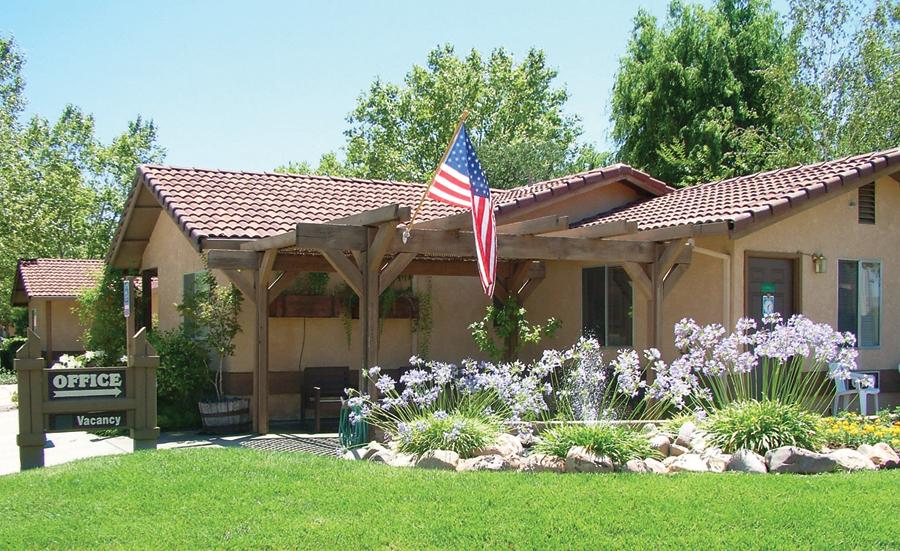 2 Bed Apartments - Check Availability Redding Hilltop Village Prop