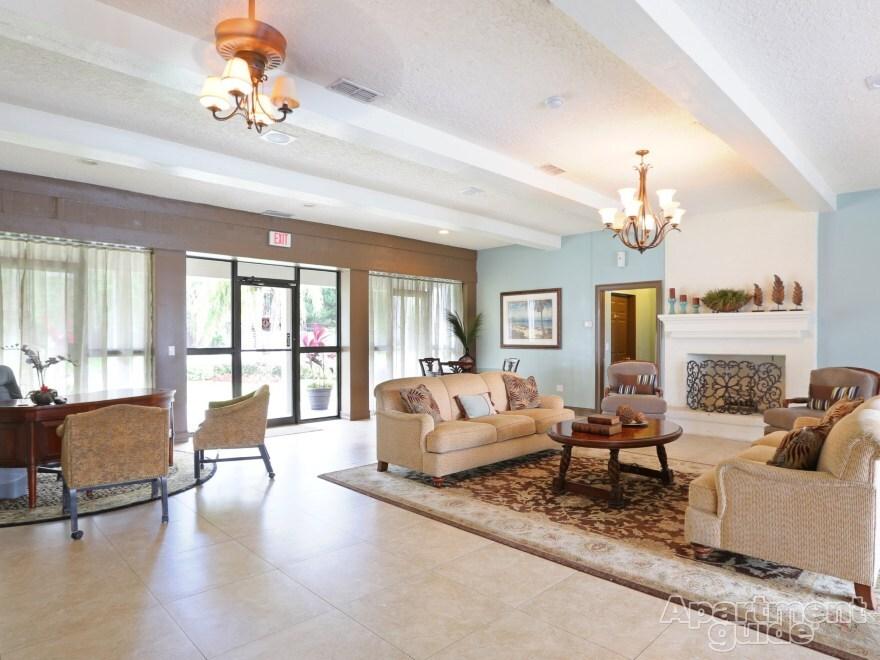 View Photos La Aloma Apartments