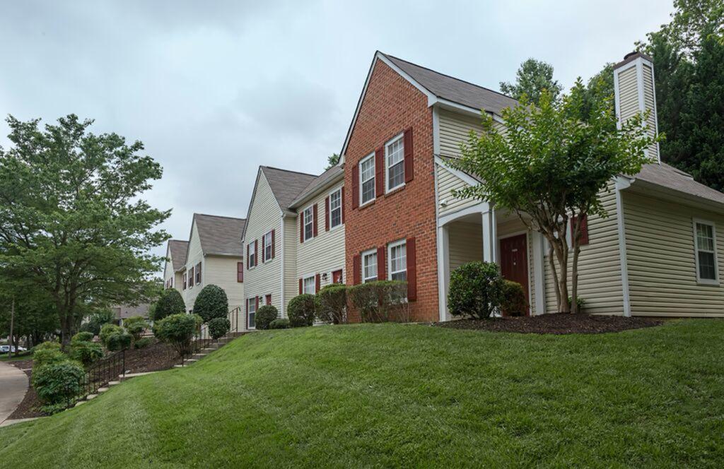 View Photos Cross Creek Apartments