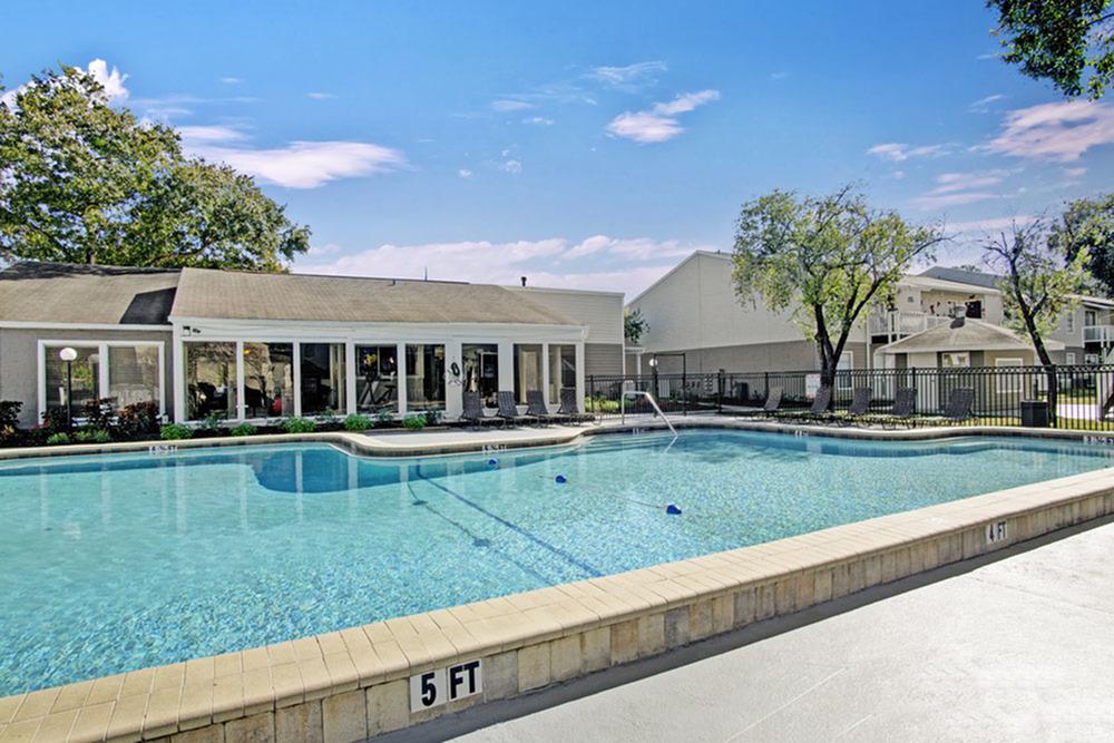 Tampa Apartments | Photos of Beach Club Apartments