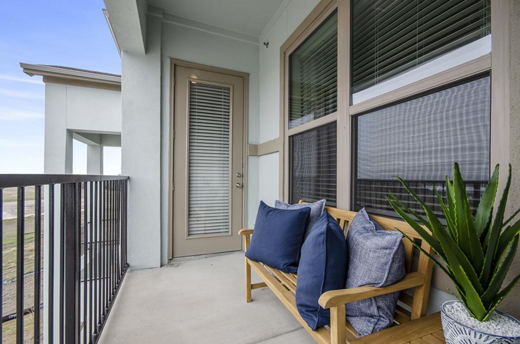 Apartments For Rent In Rowlett TX The Mansions at Bayside