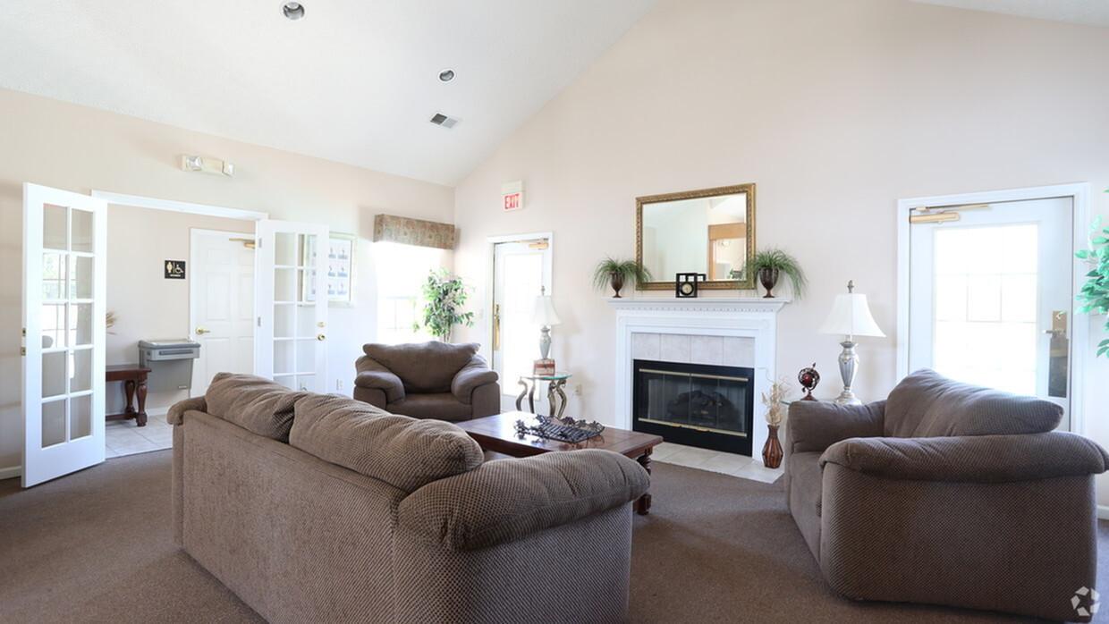 View Photos The Links Apartments