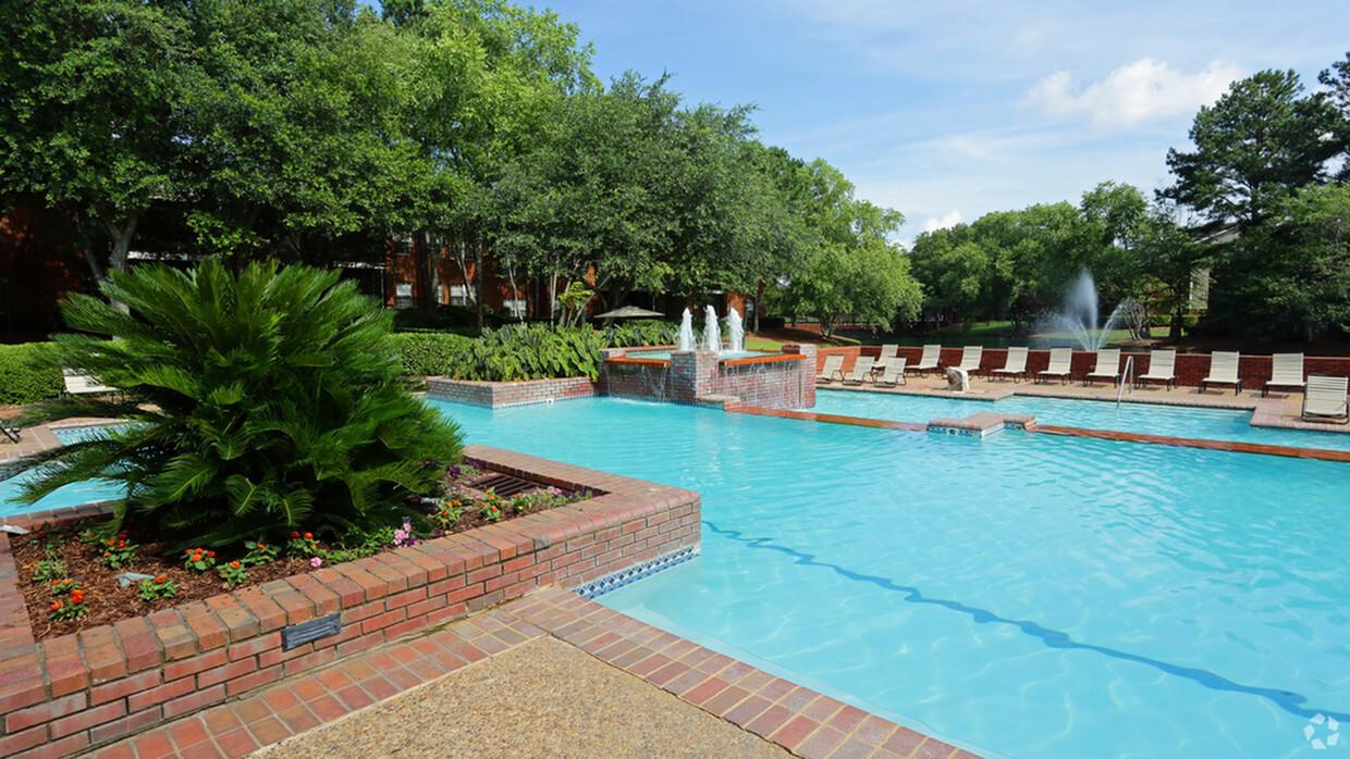 Montgomery, AL Apartments Photos at Vaughn Lakes