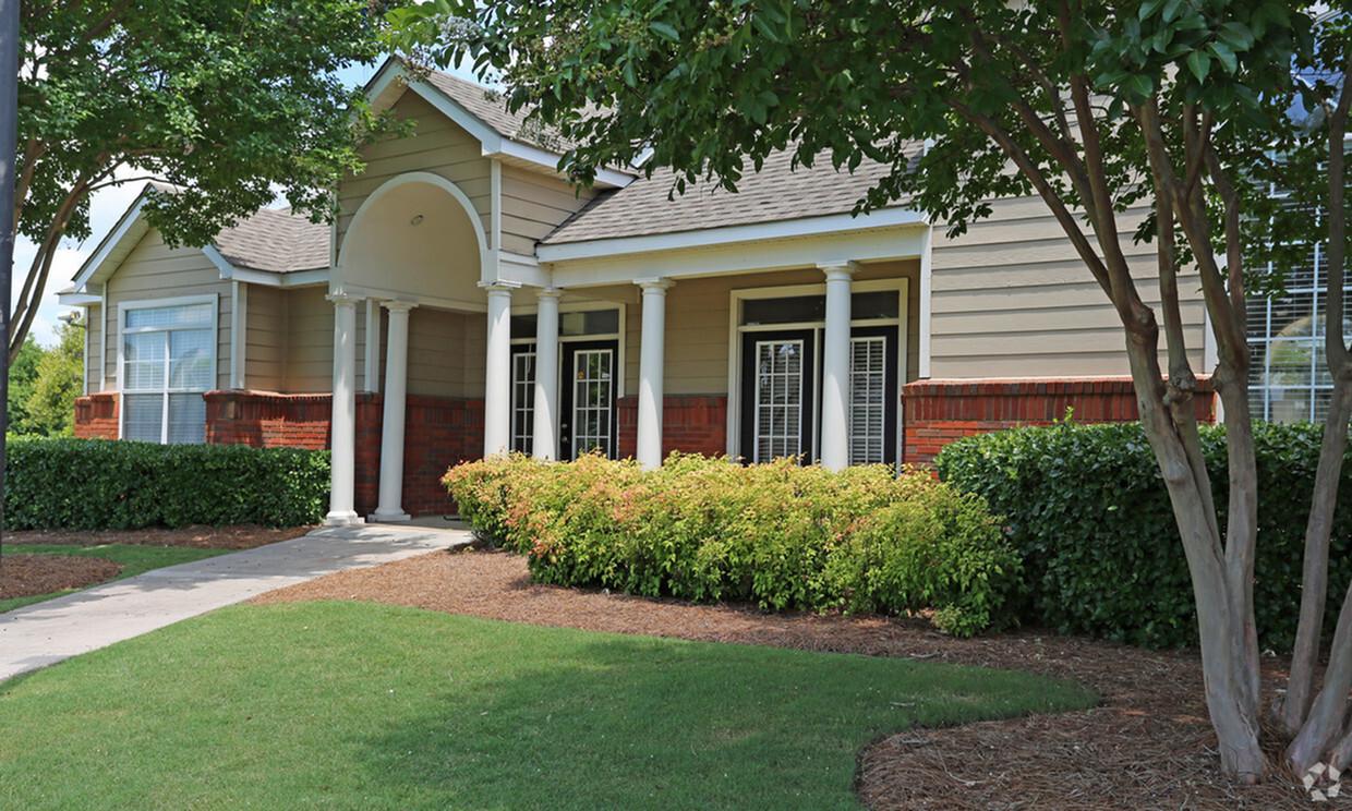 Montgomery, AL Apartments Photos at Vaughn Lakes