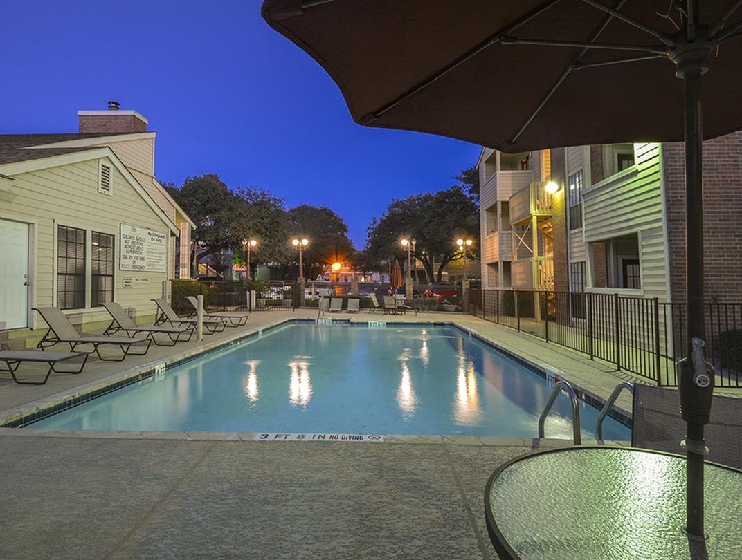 View Photos Churchill Crossing Apartments