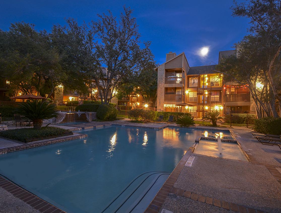 View Photos Oak Springs Apartments