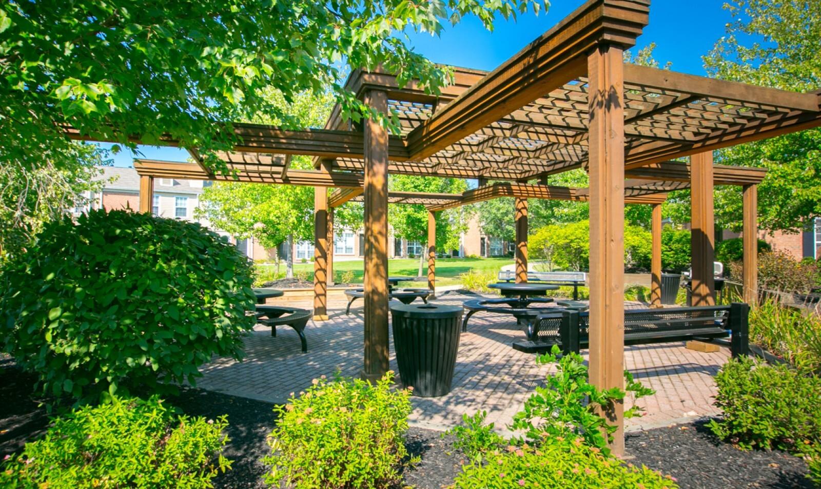 Photos of Williamsburg Townhomes Apartments Rentals in Sagamore Hills OH