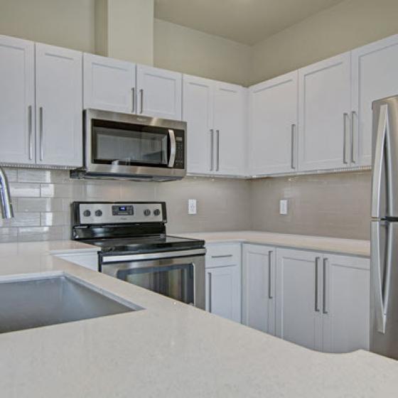Modern Kitchen | Heights at Bear Creek Apartments | Redmond WA Apartments for Rent
