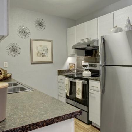 Spacious Kitchen | 2 Bedroom Apartments In Aurora Co | The Grove at City Center